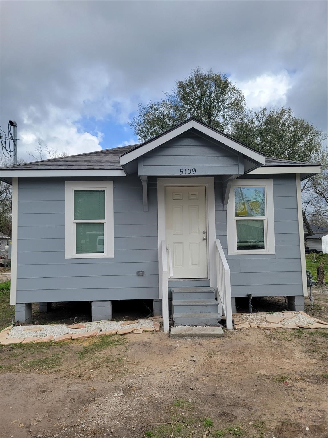 Listing photo 3