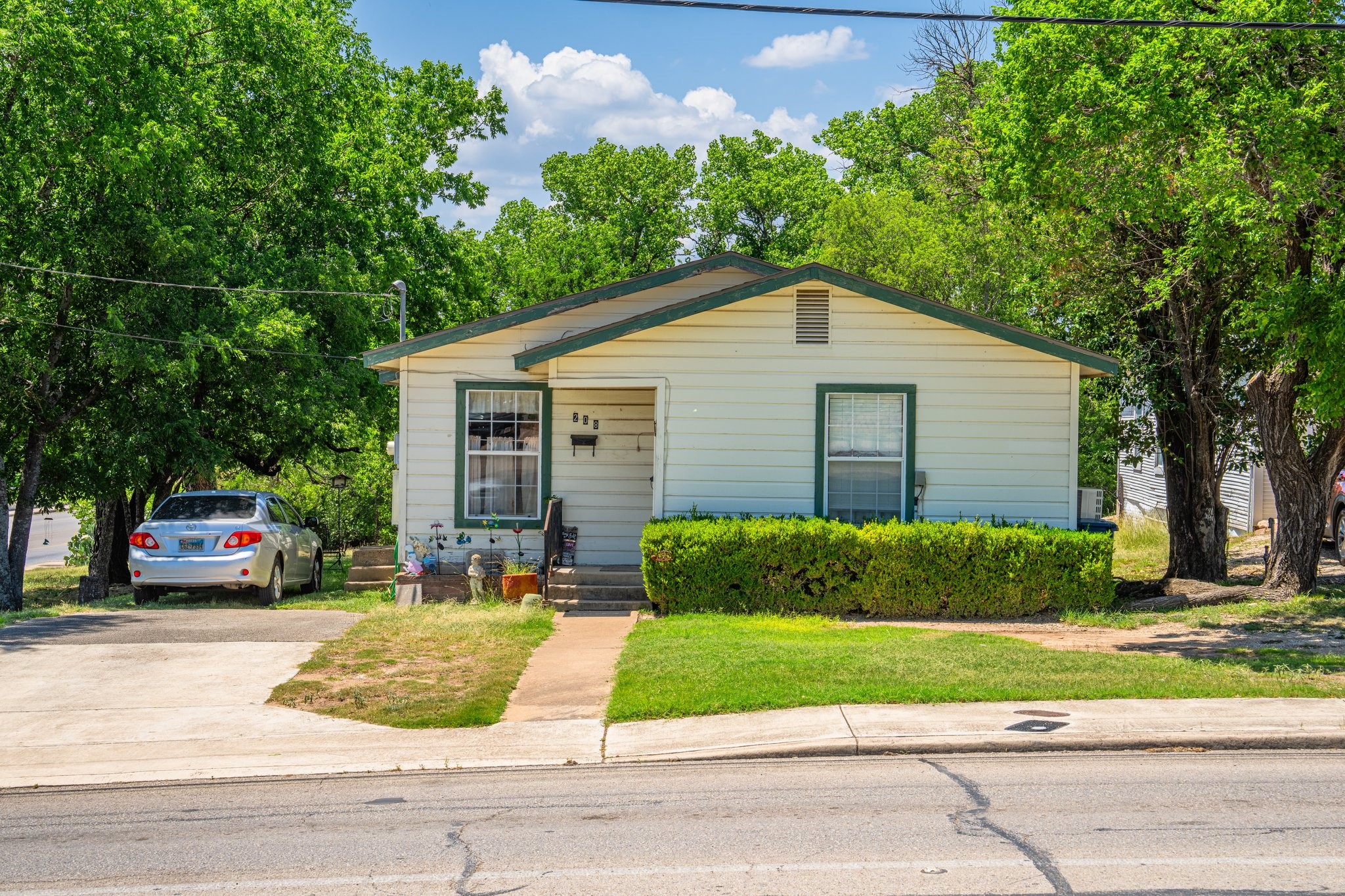Listing photo 1