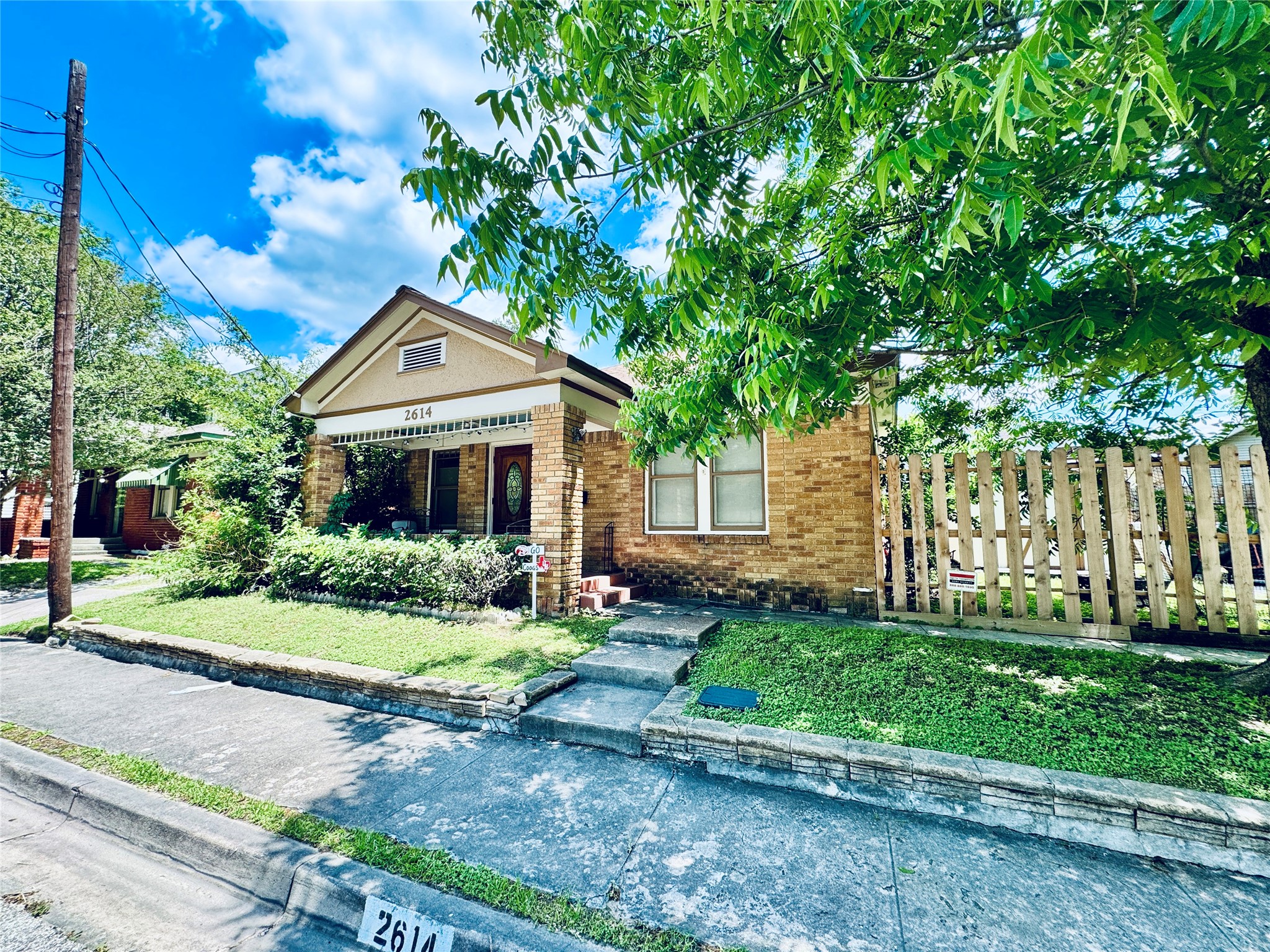 Listing photo 1