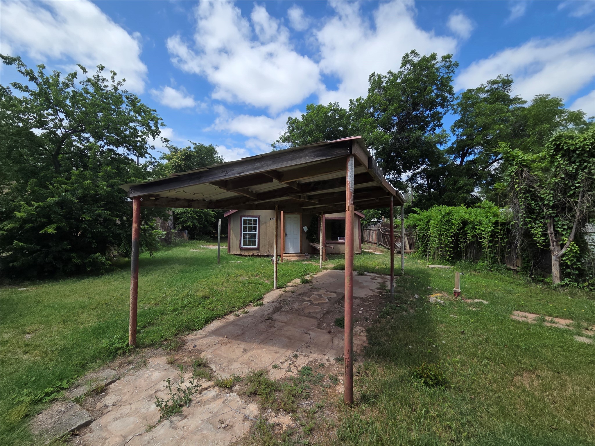 Listing photo 1