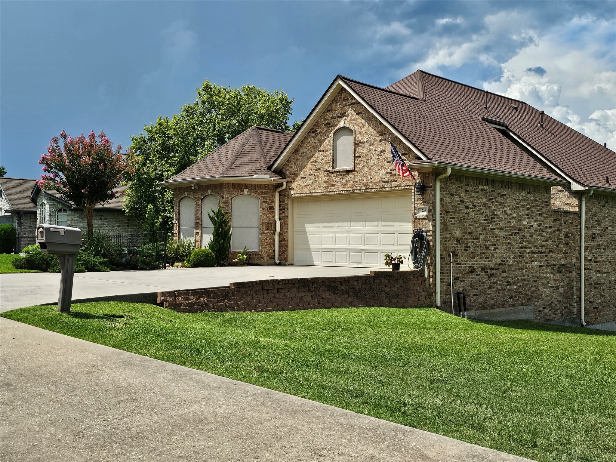 Listing photo 1