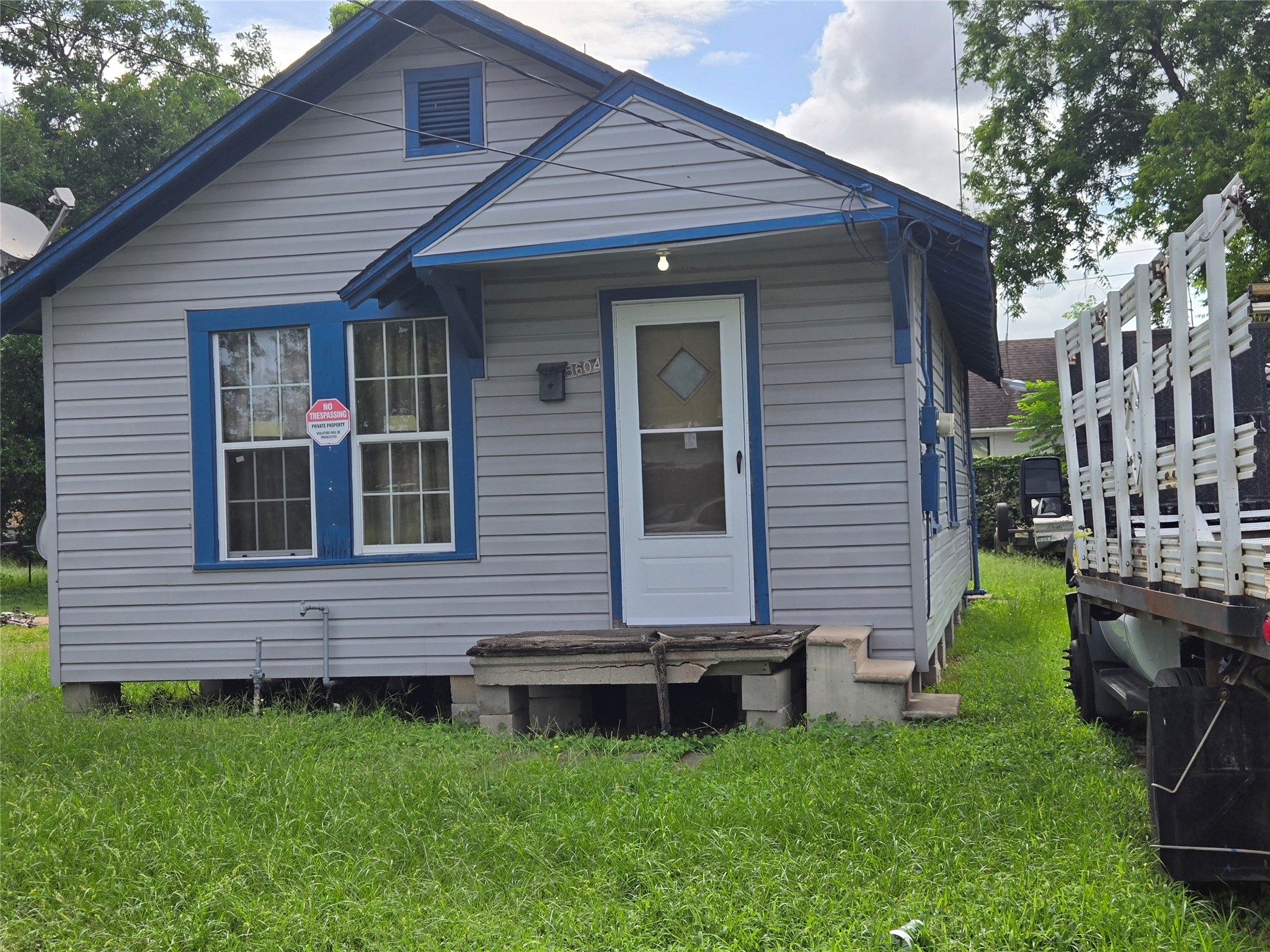 Listing photo 1