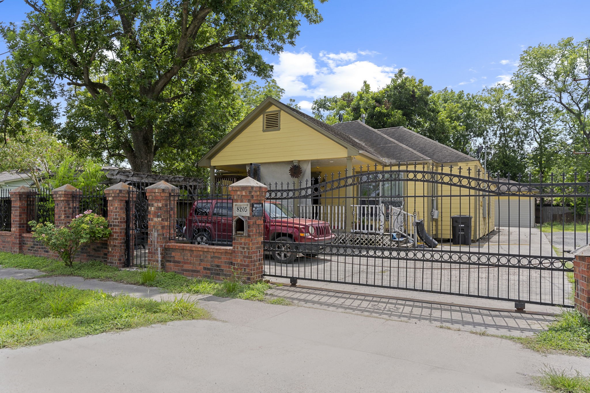 Listing photo 1