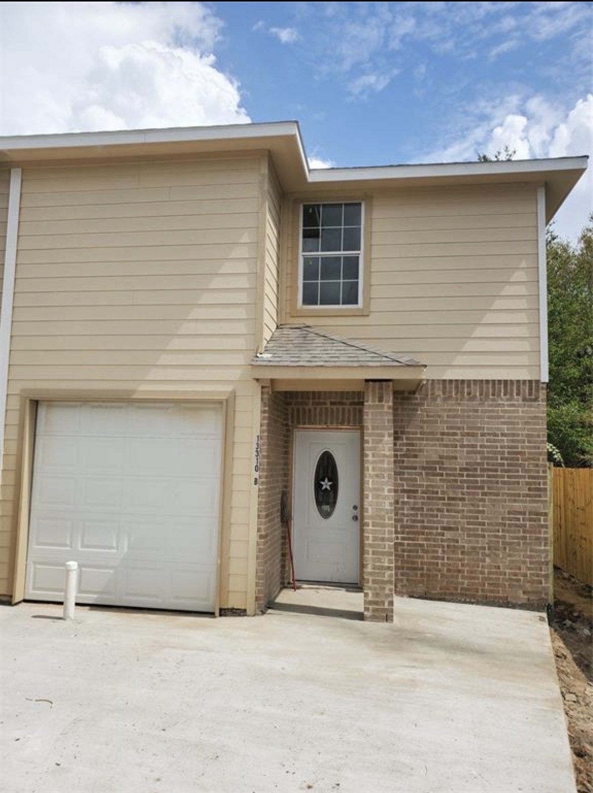 Listing photo 1