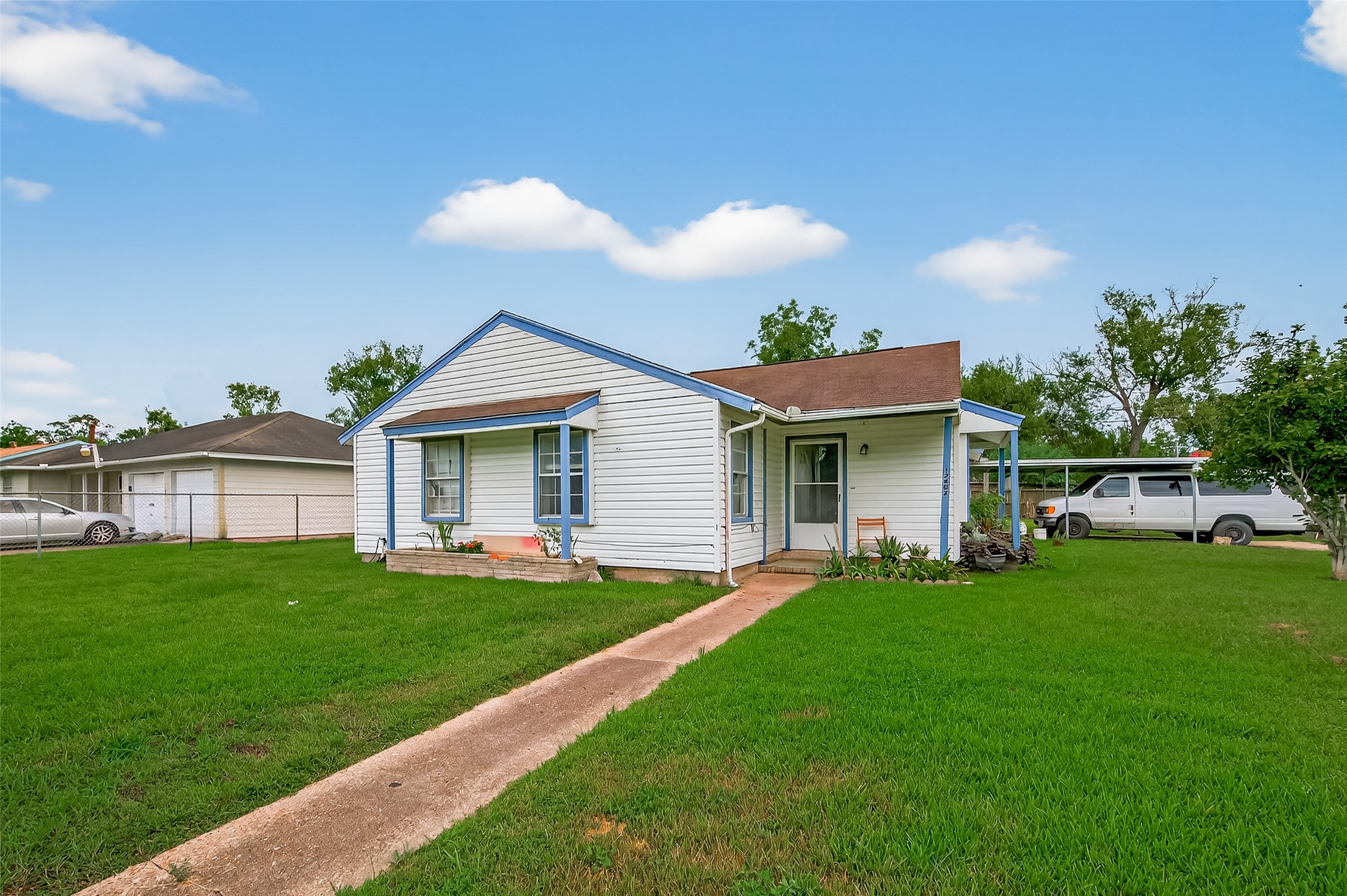 Listing photo 4