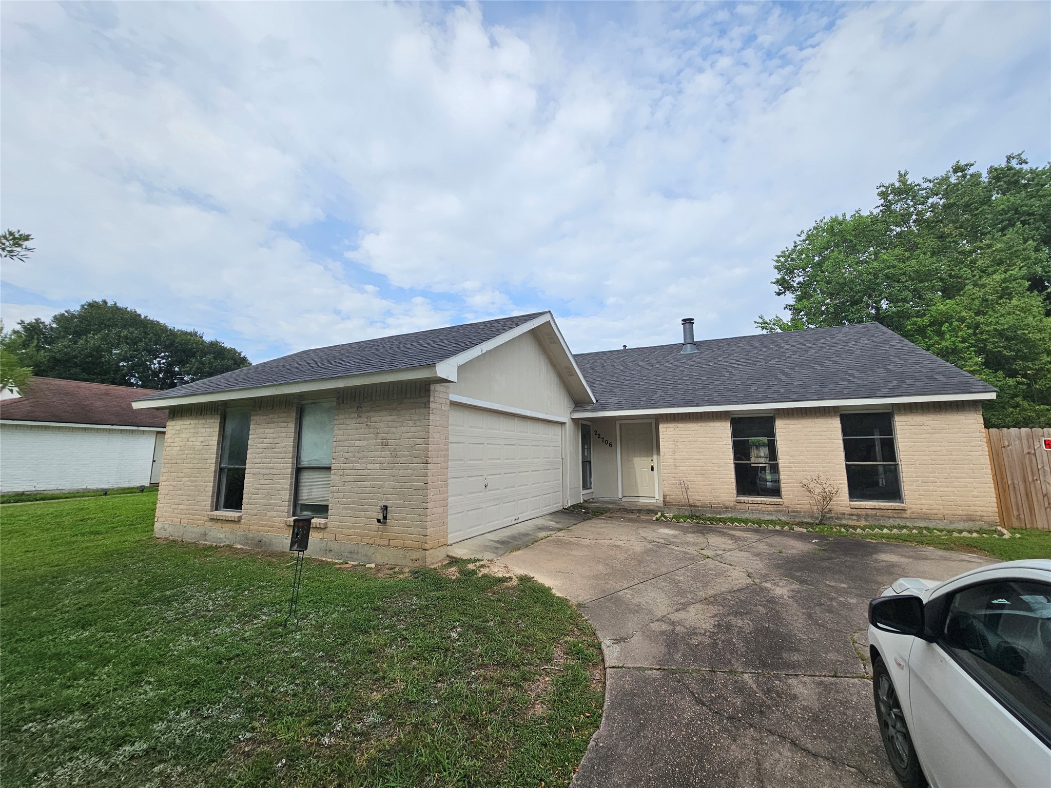 Listing photo 1