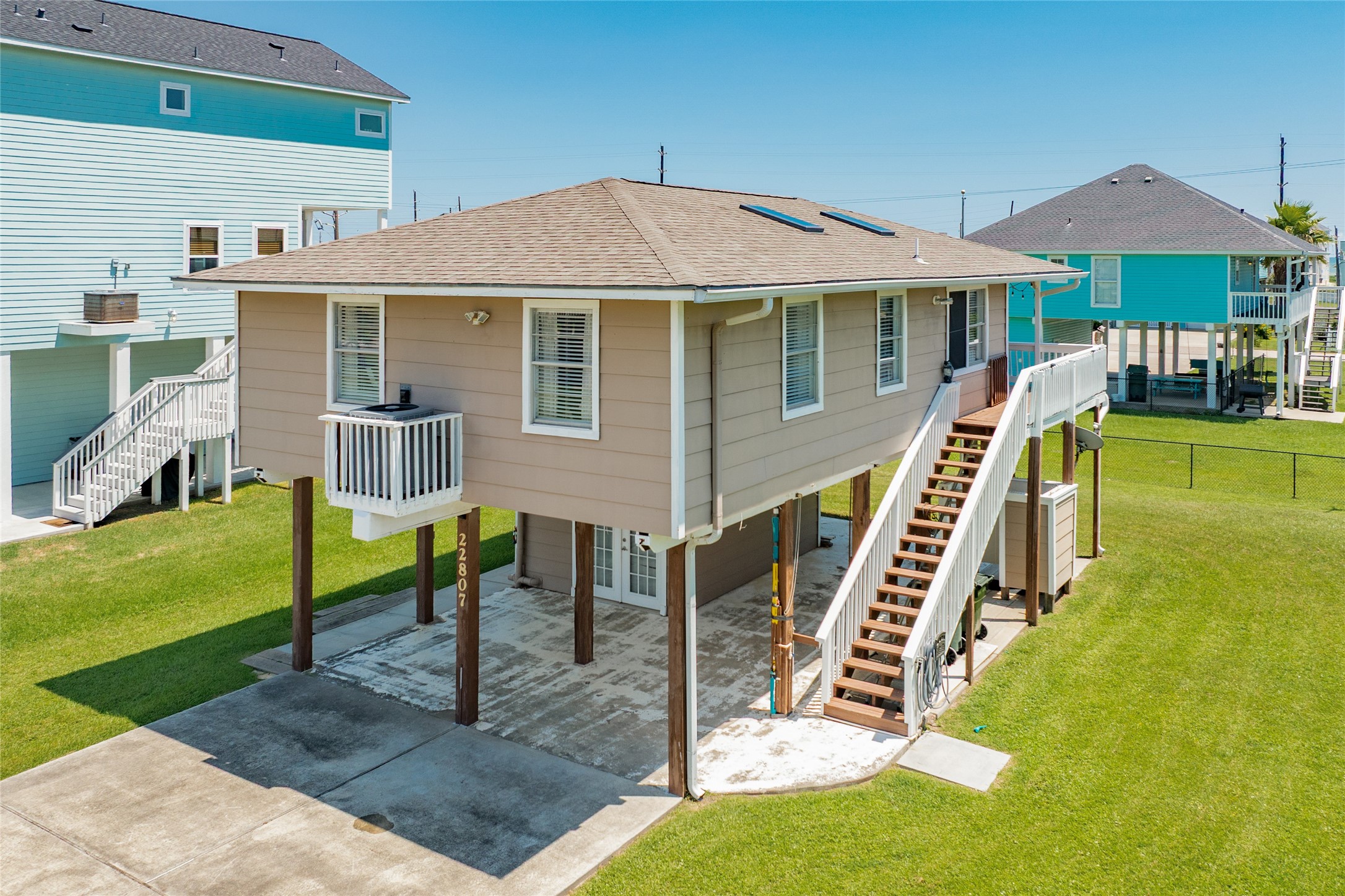 Listing photo 3