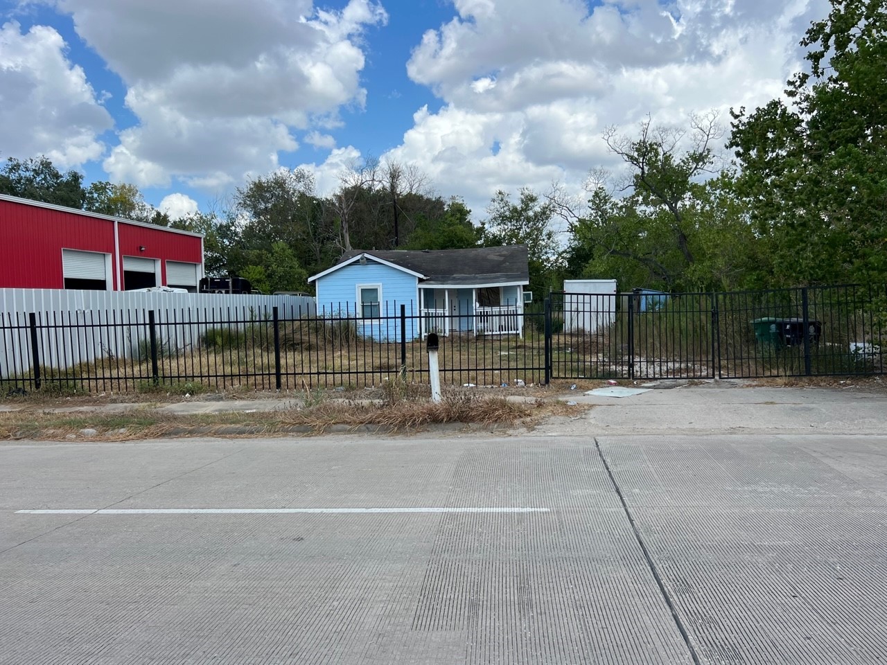 Listing photo 1