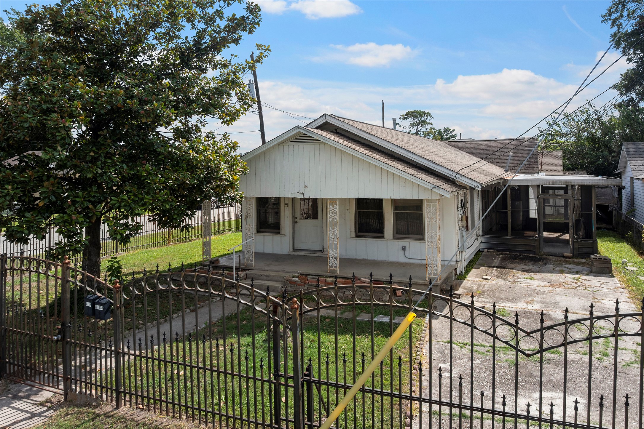 Listing photo 1