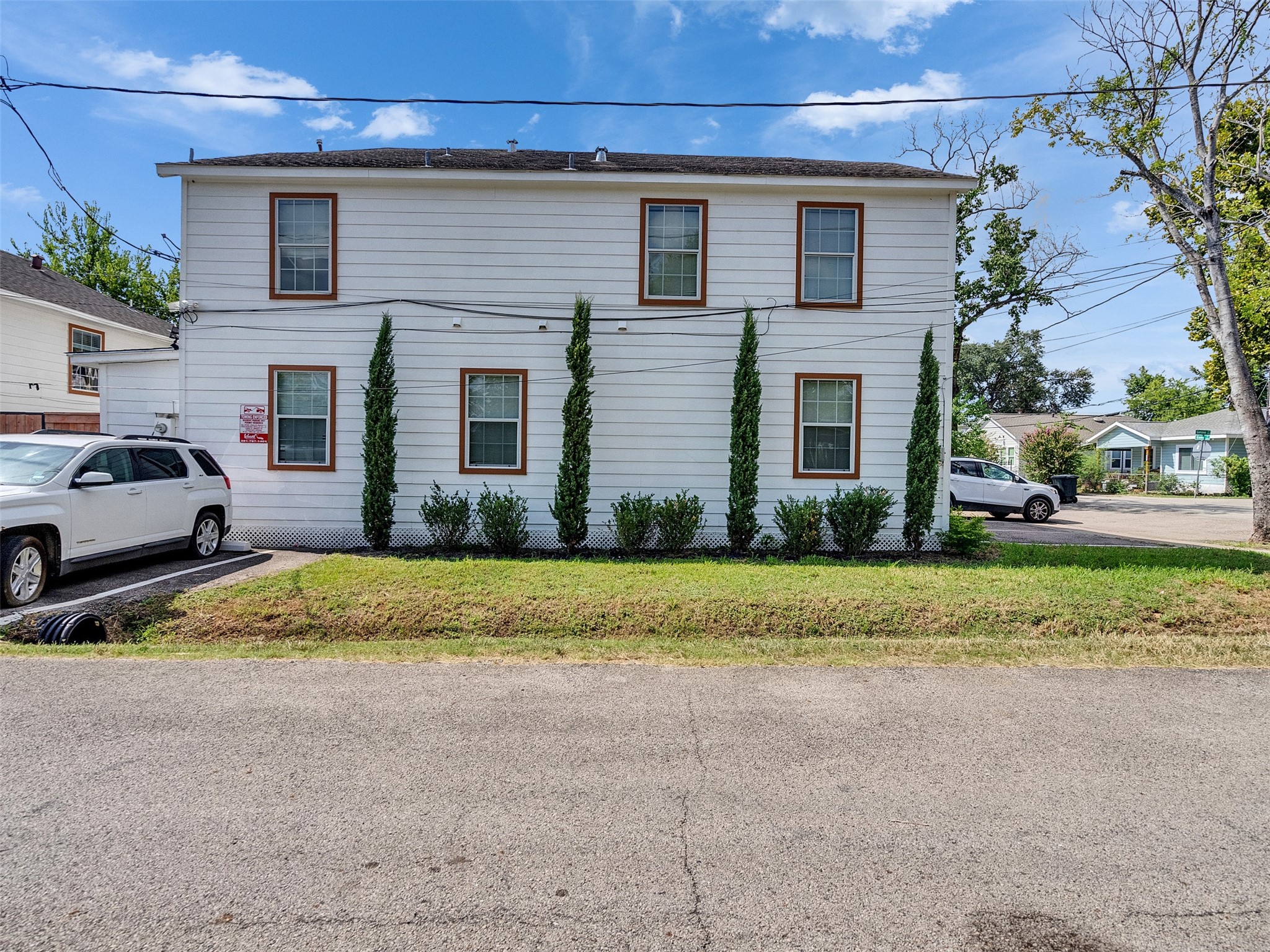 Listing photo 1