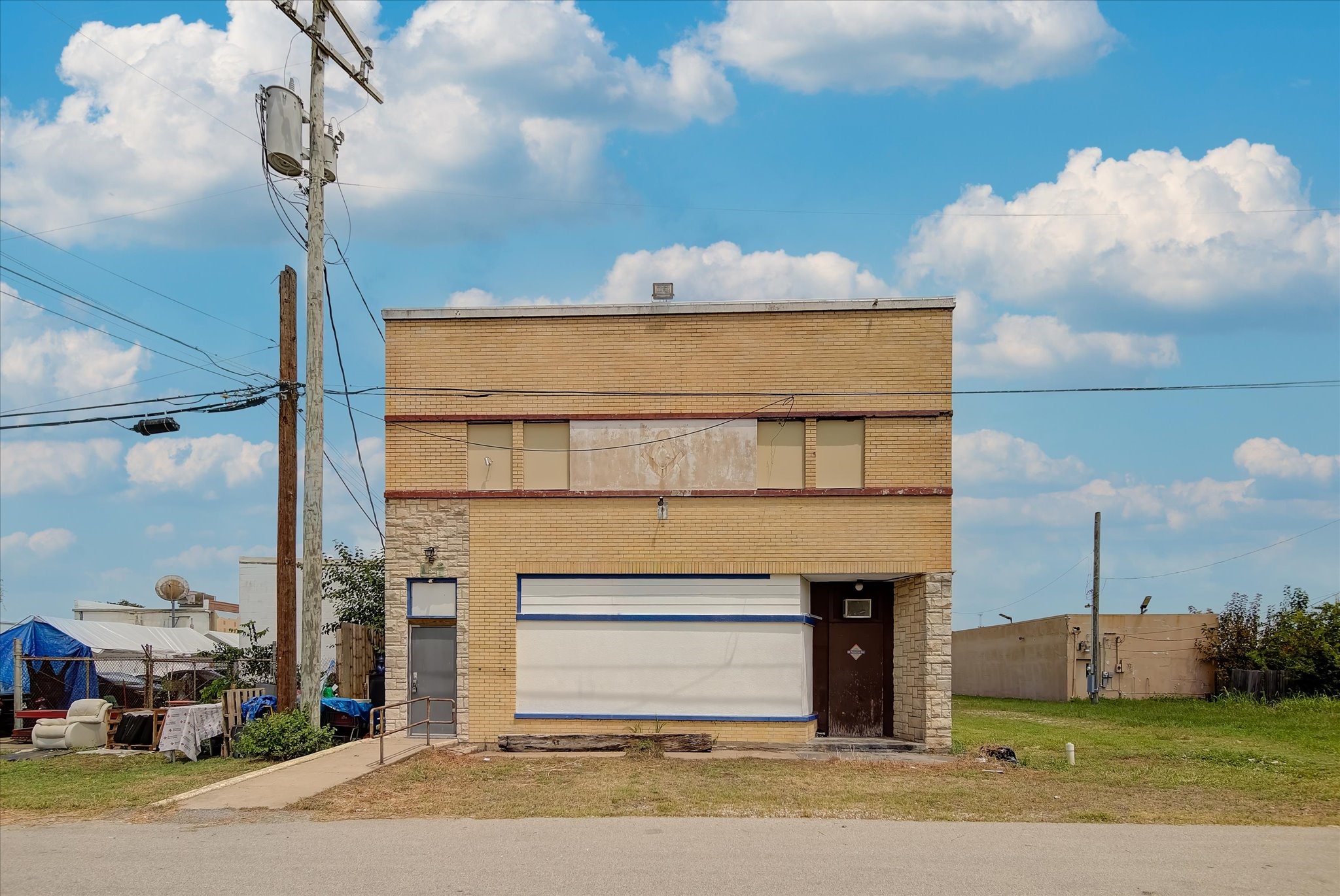 Listing photo 2