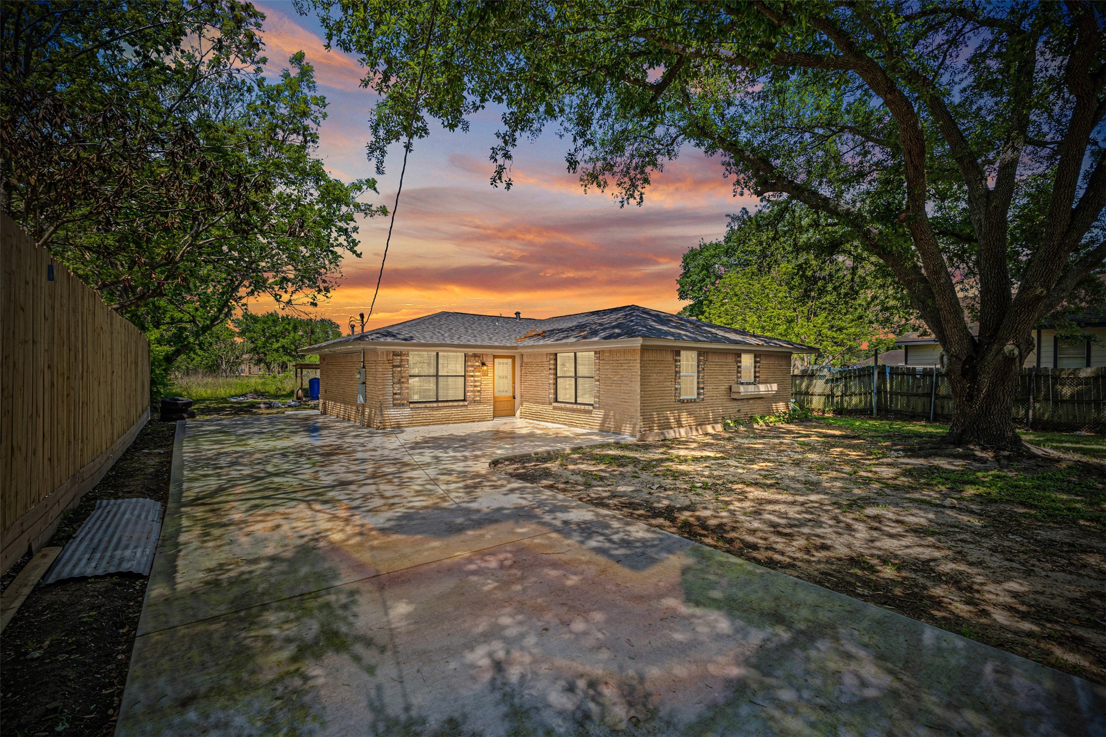 Listing photo 1