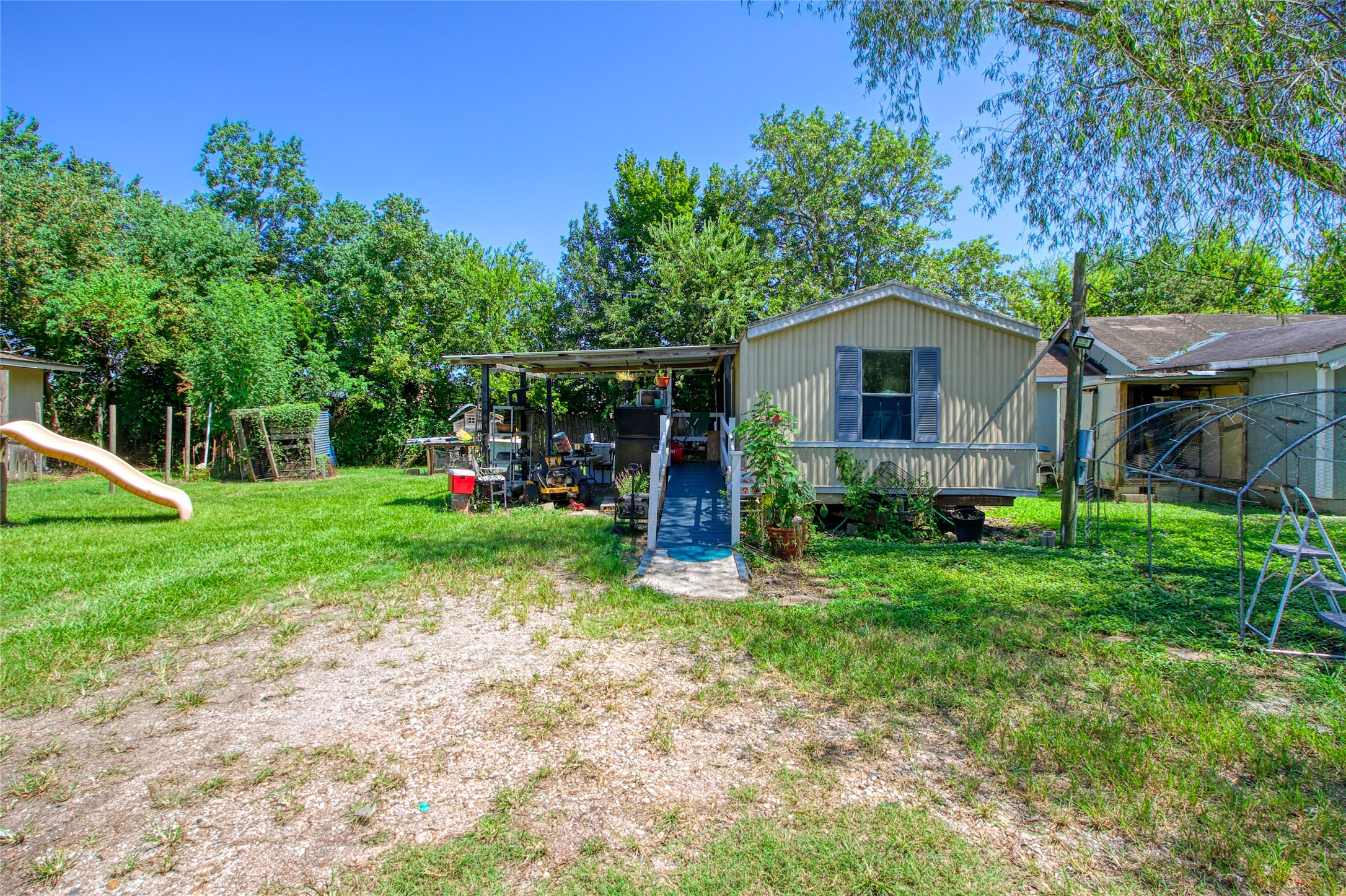 Listing photo 5