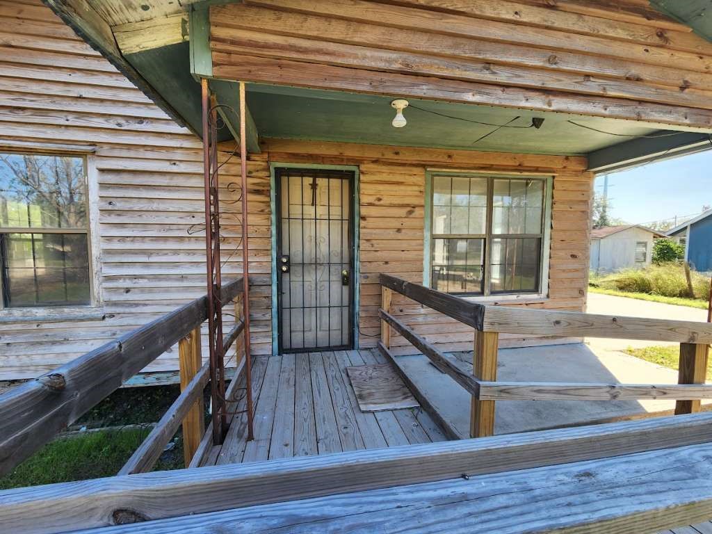 Listing photo 1