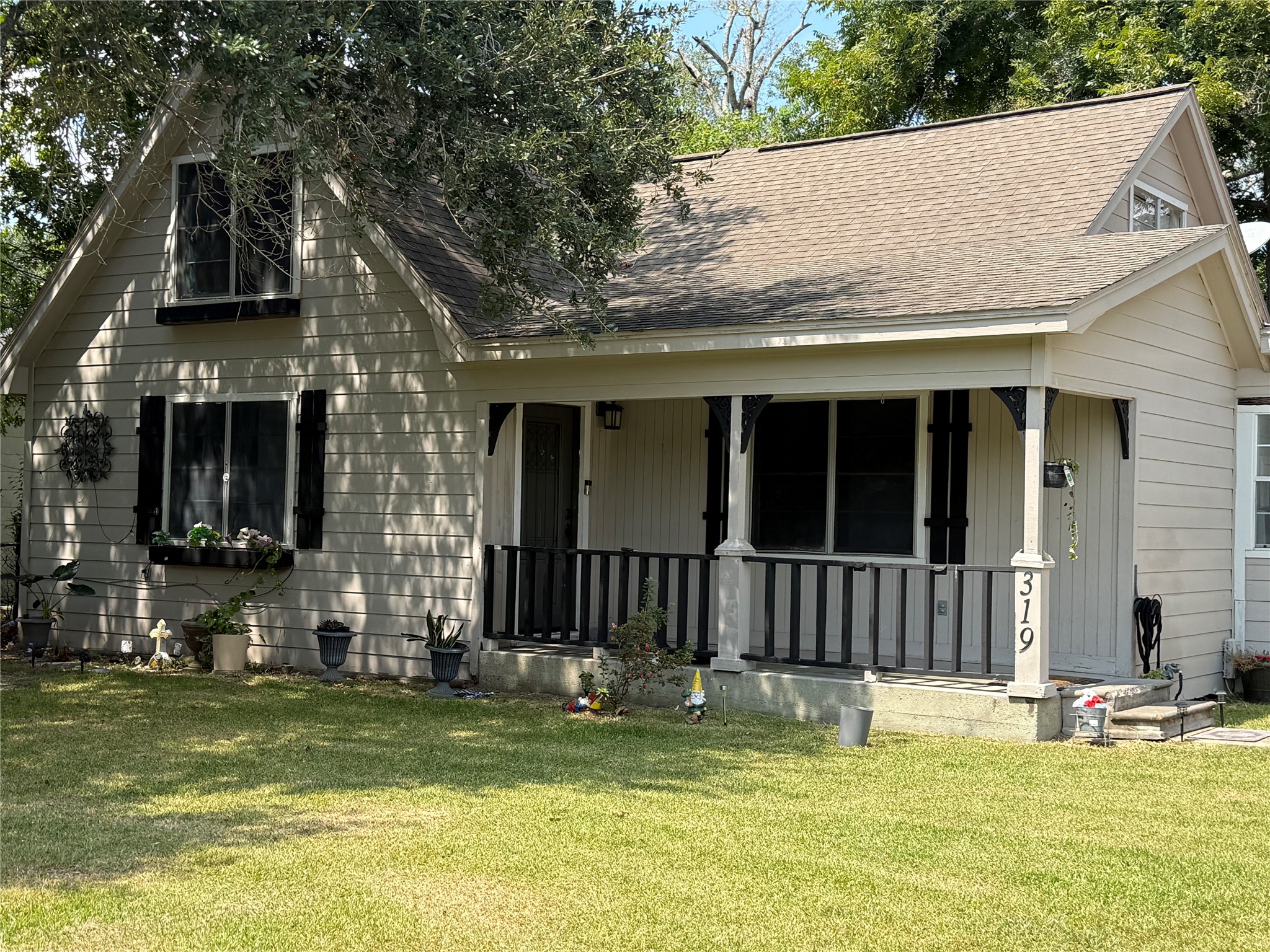 Listing photo 1