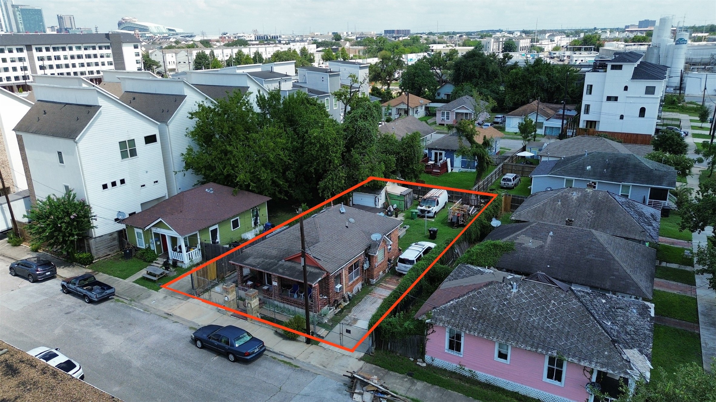 Listing photo 1