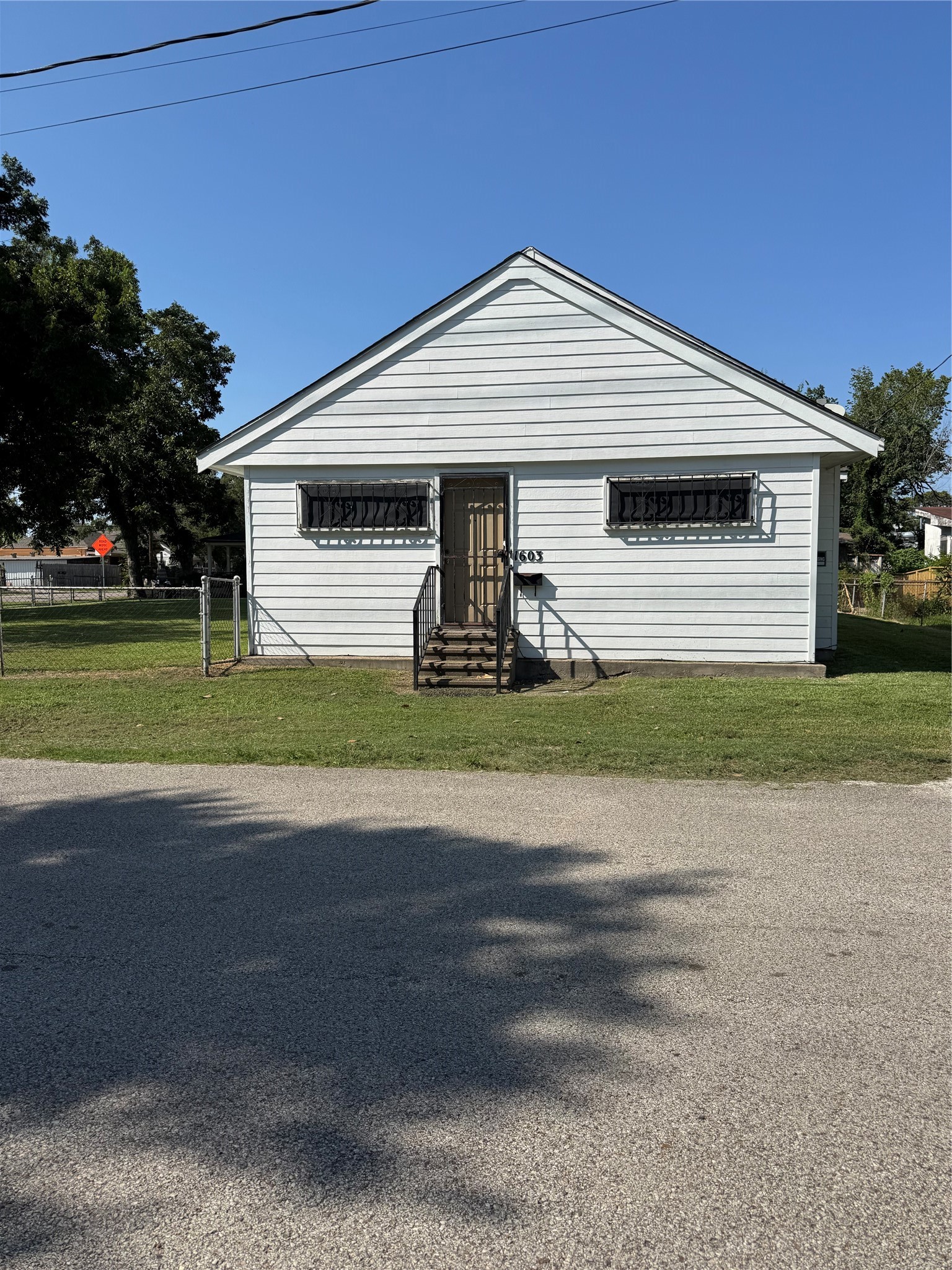 Listing photo 1