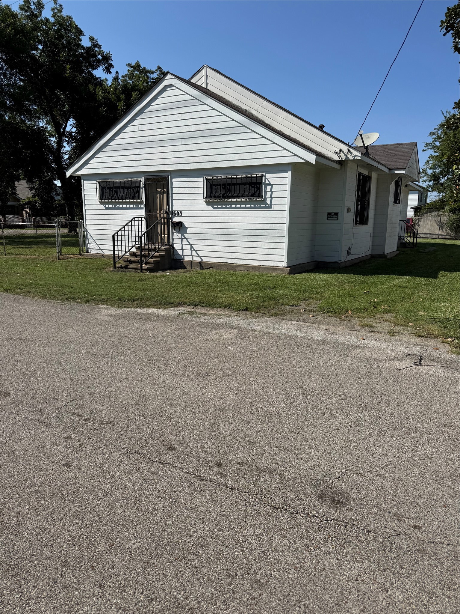 Listing photo 1