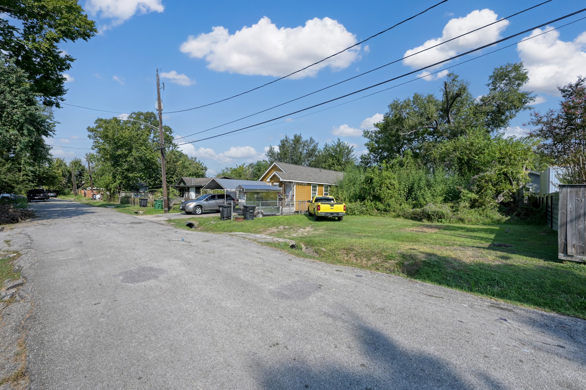Listing photo 3