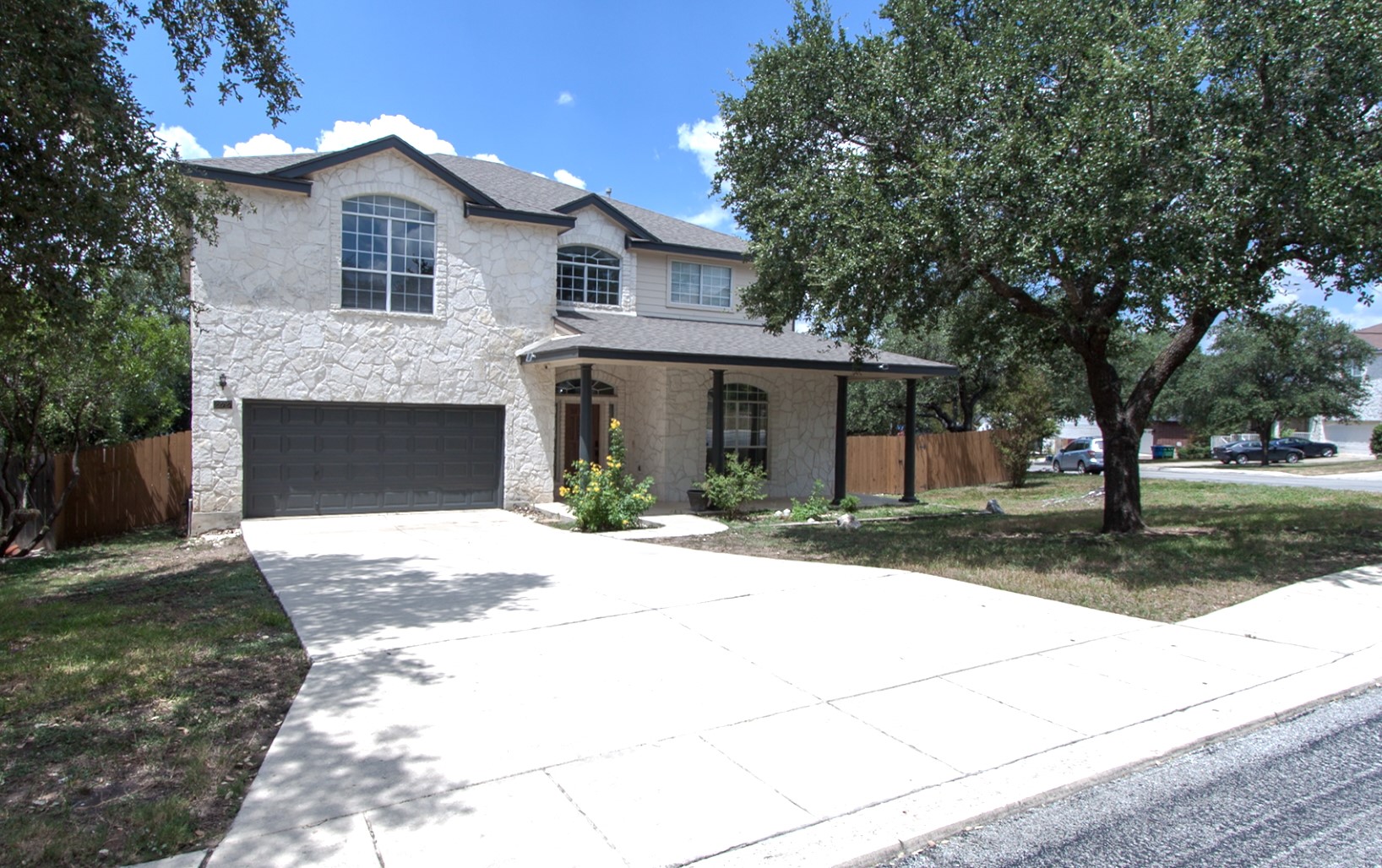 Listing photo 1