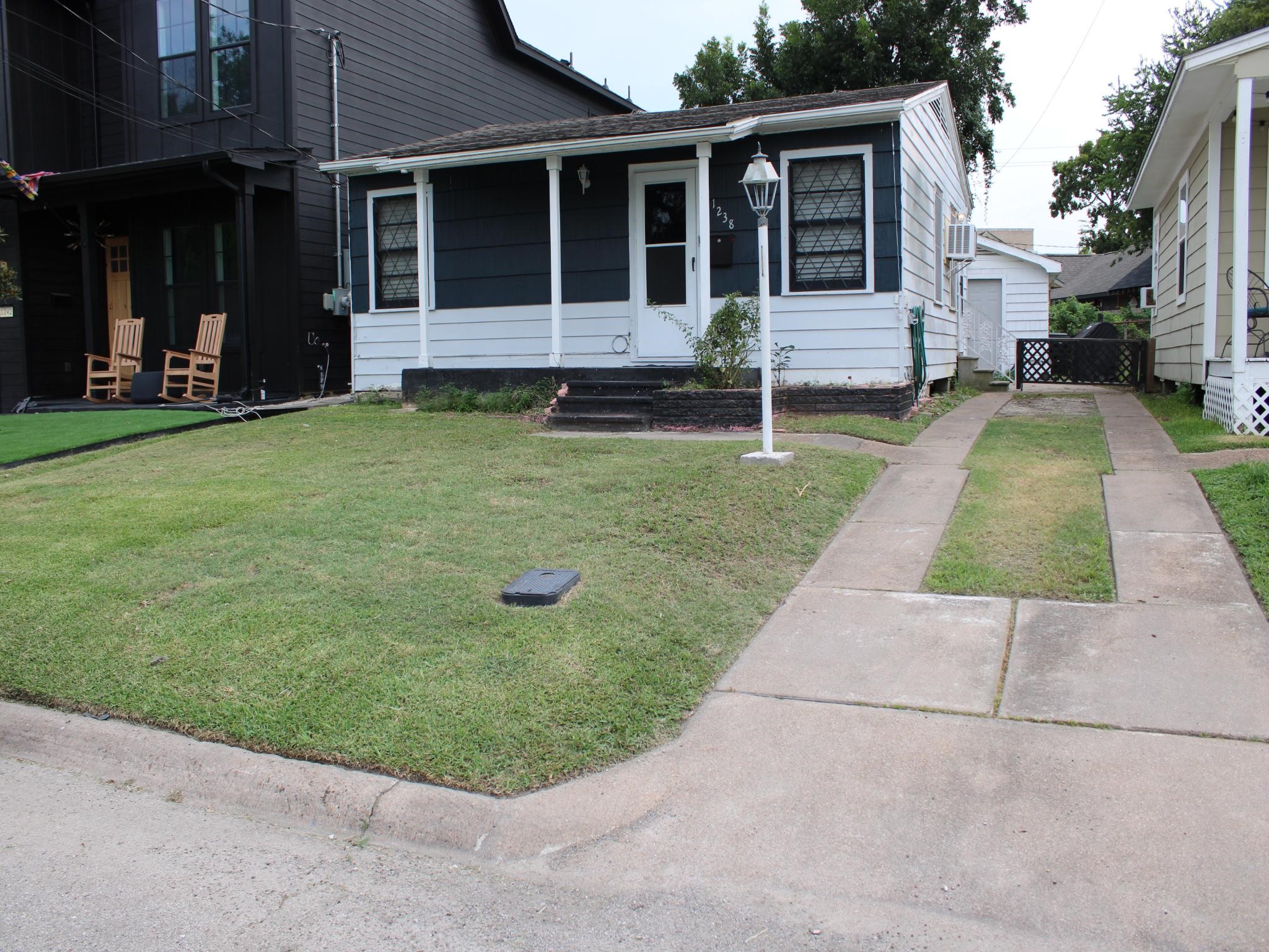 Listing photo 3