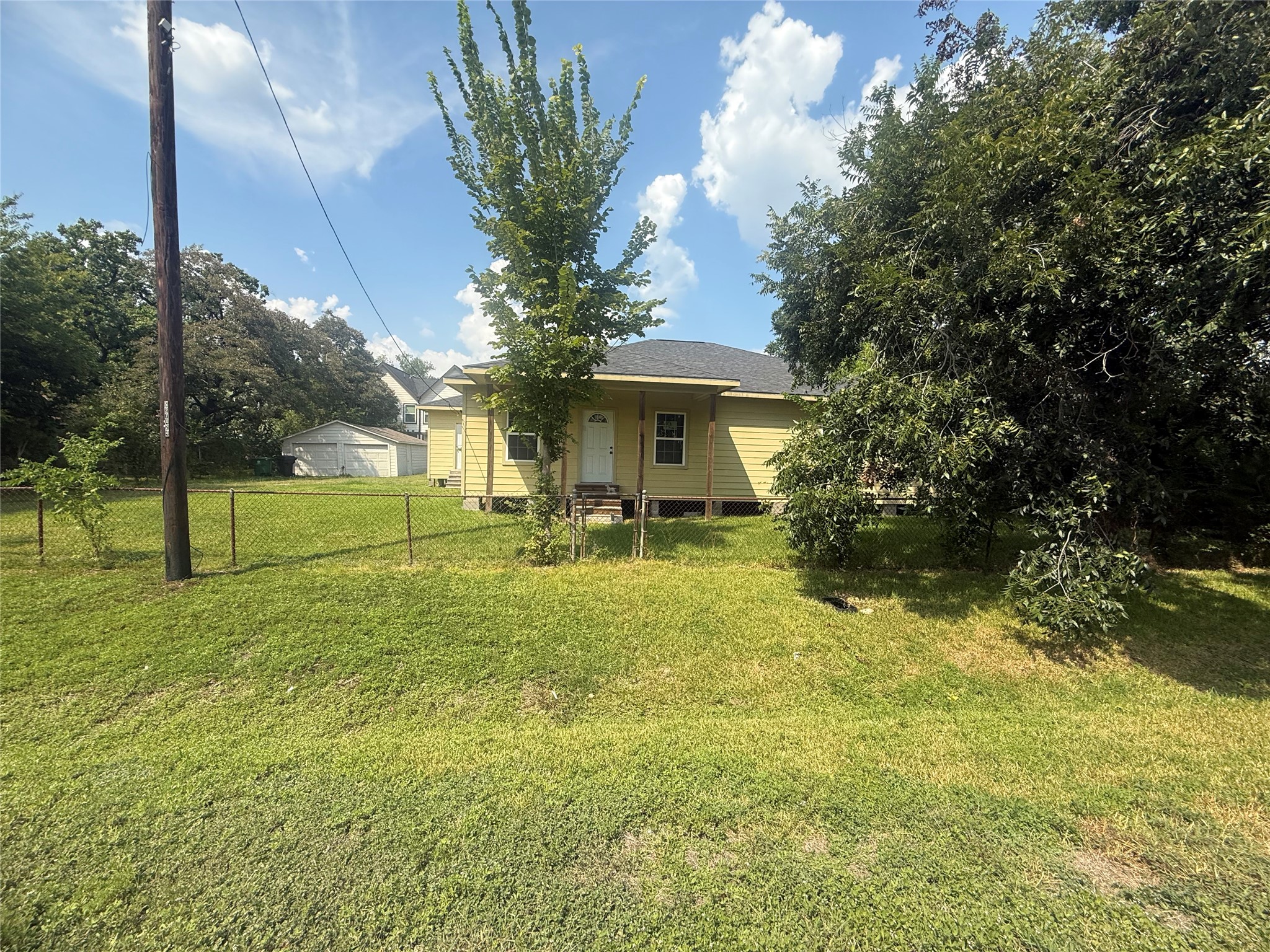 Listing photo 4