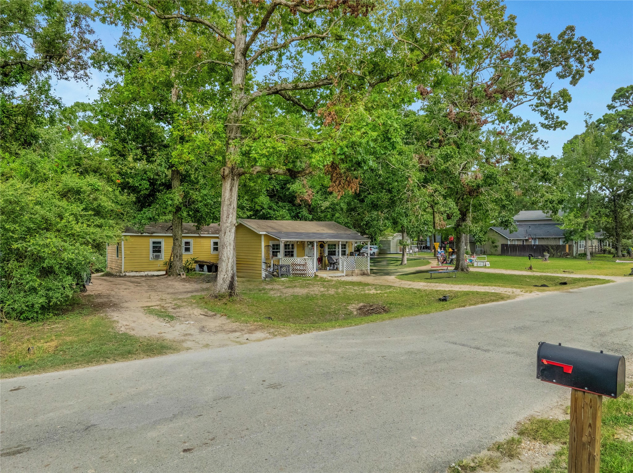 Listing photo 2