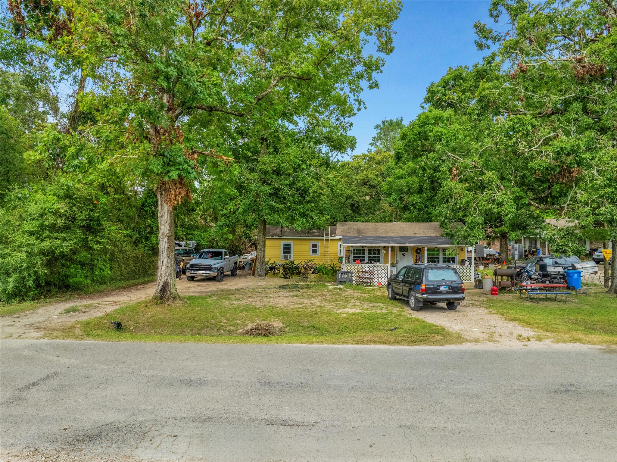 Listing photo 3