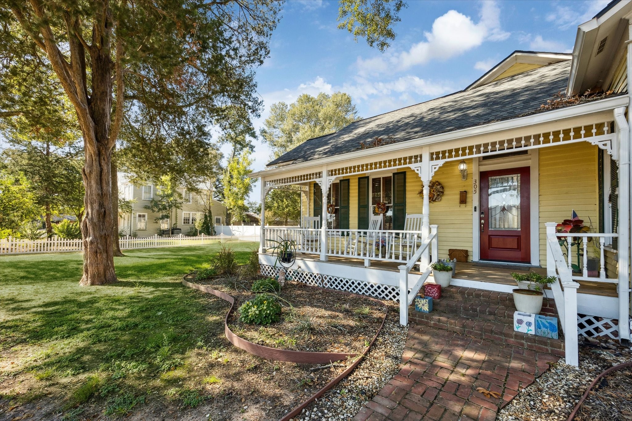 Listing photo 1