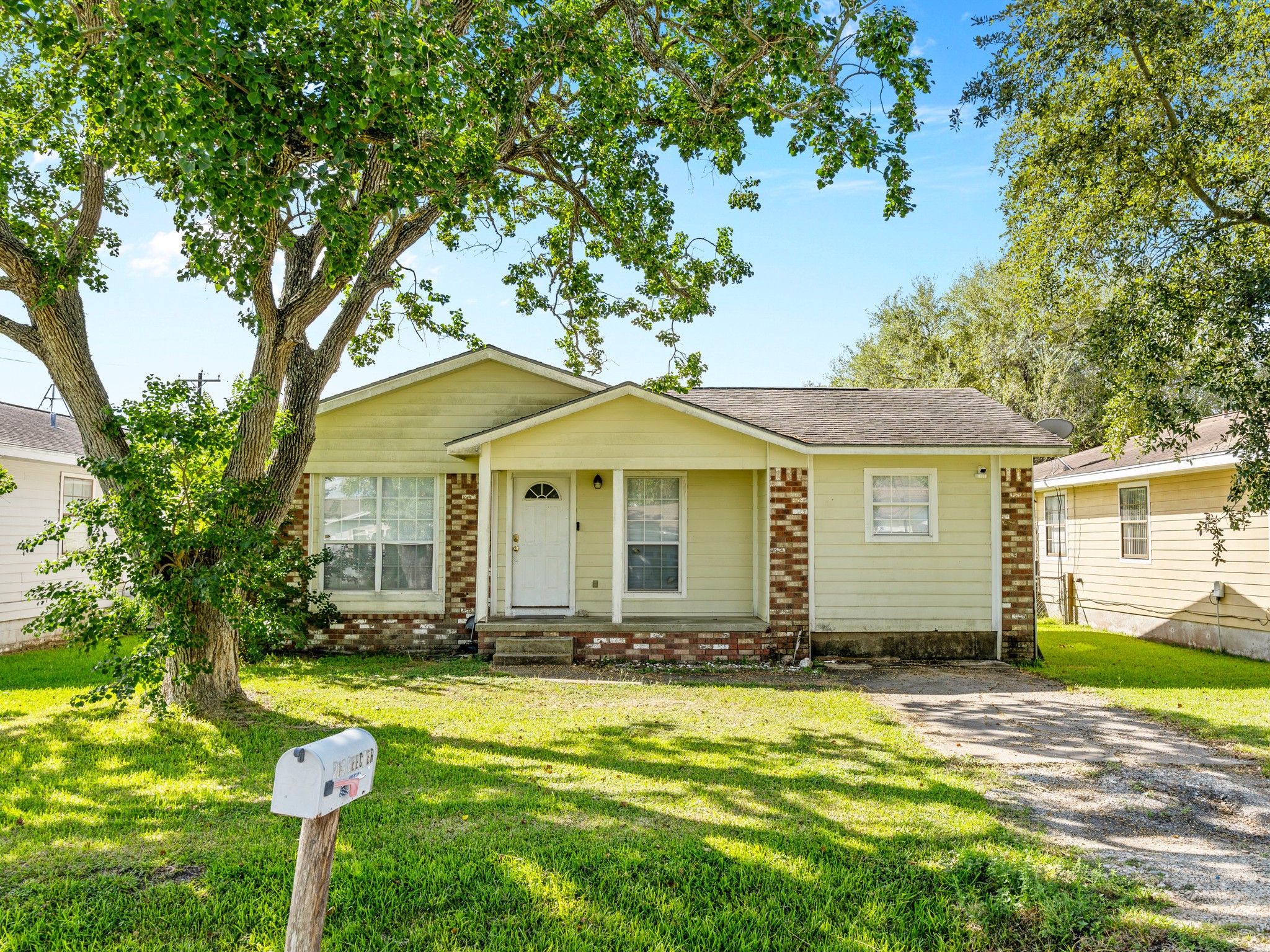 Listing photo 1