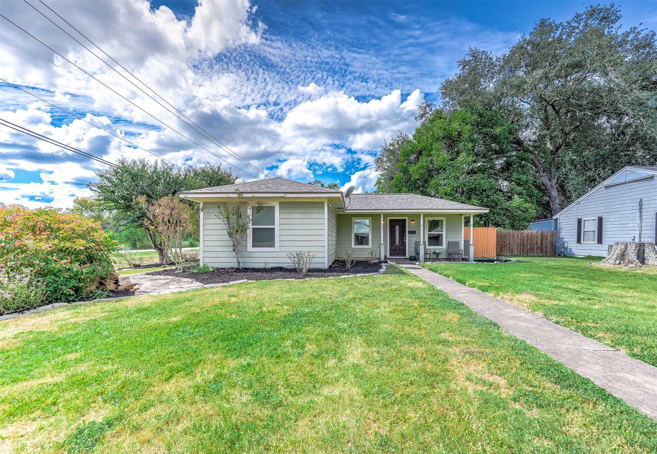 Listing photo 1