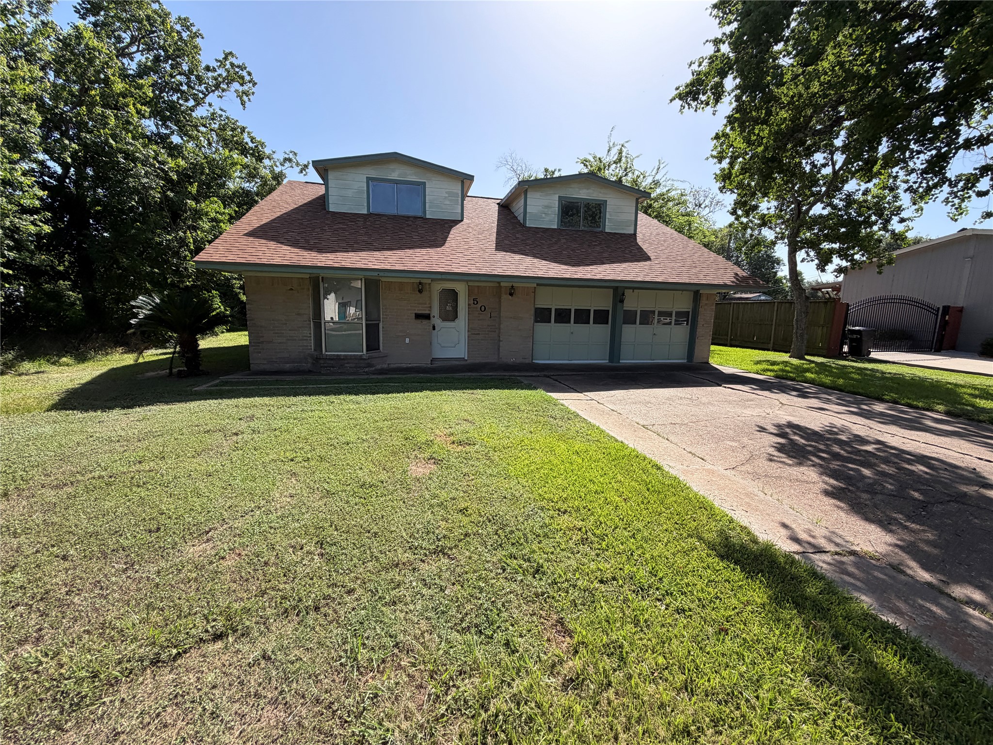 Listing photo 1