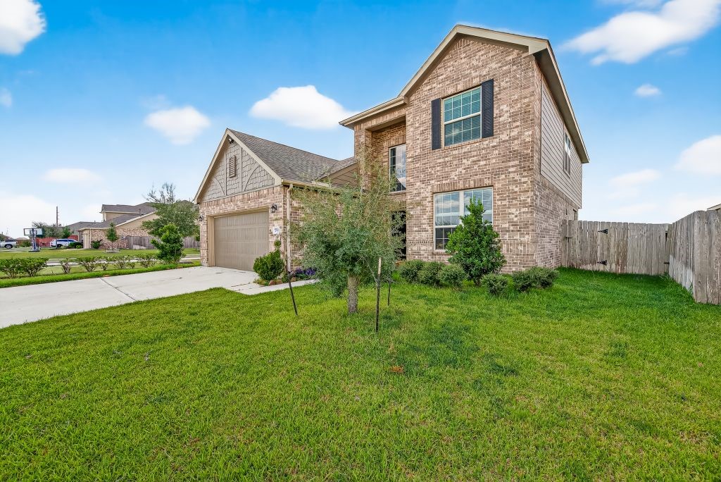 Listing photo 1