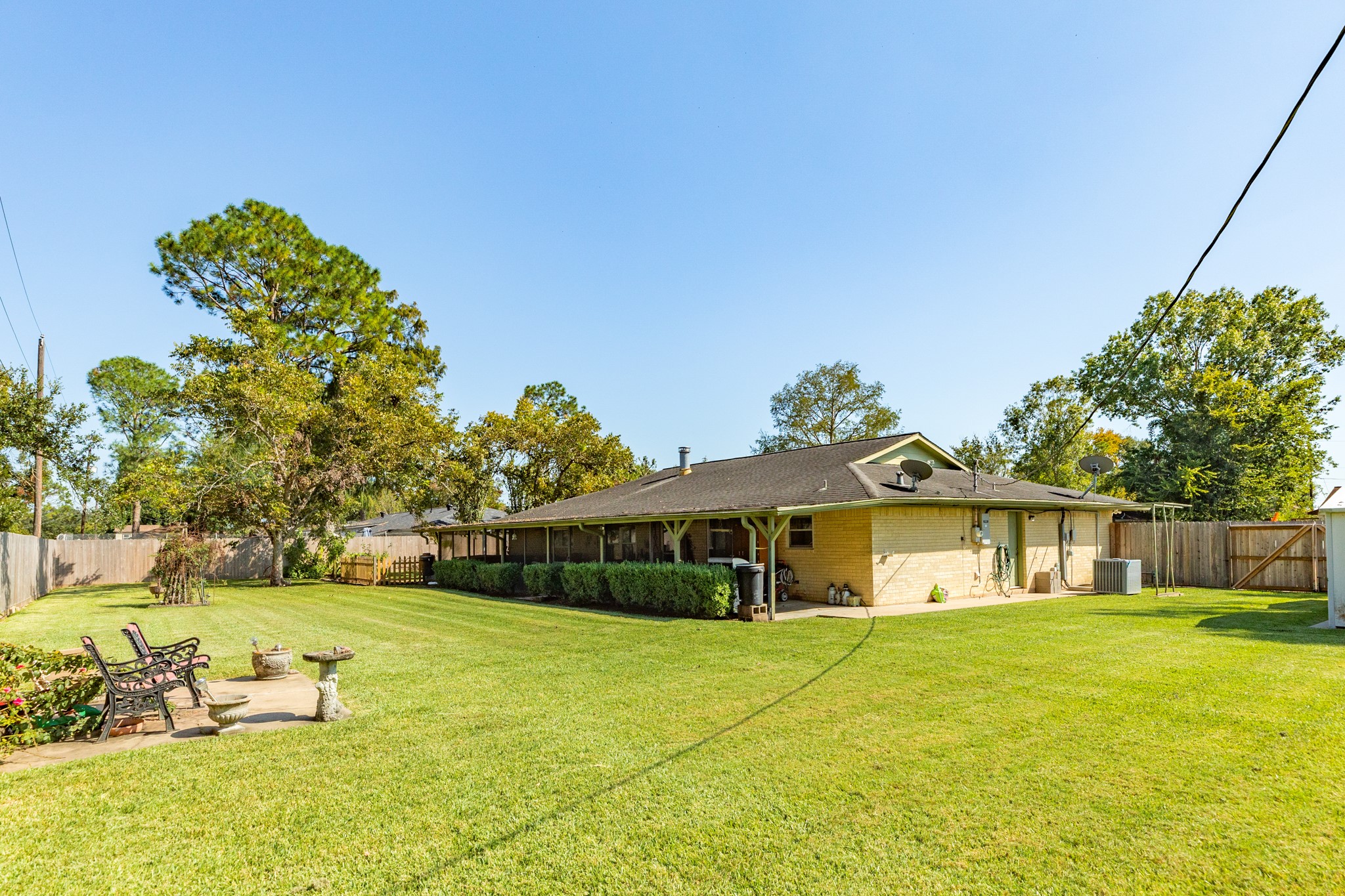 Listing photo 3