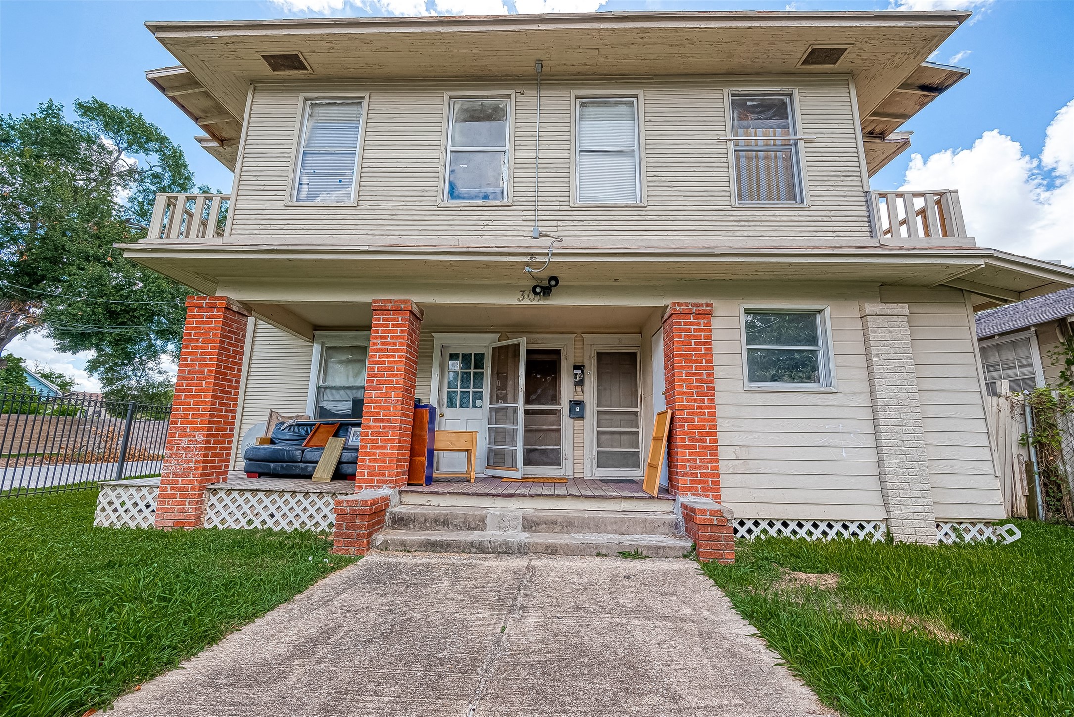 Listing photo 1