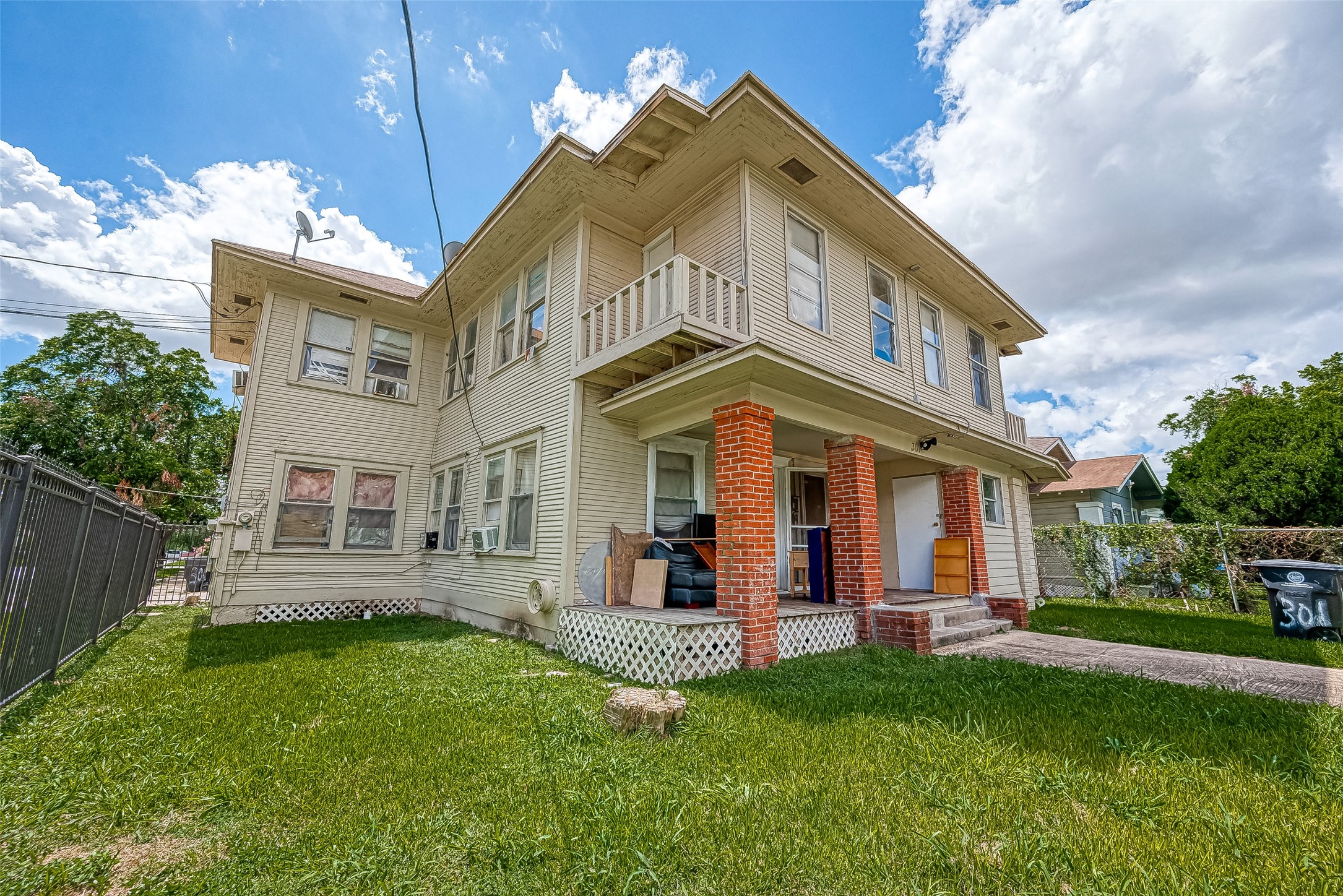 Listing photo 1