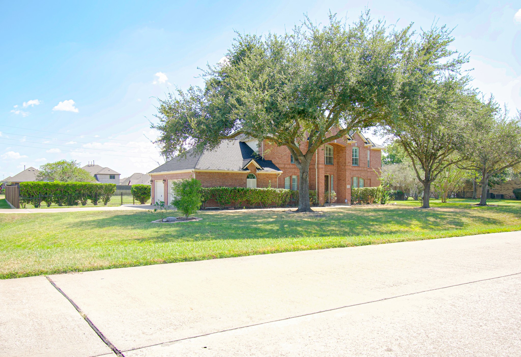 Listing photo 3