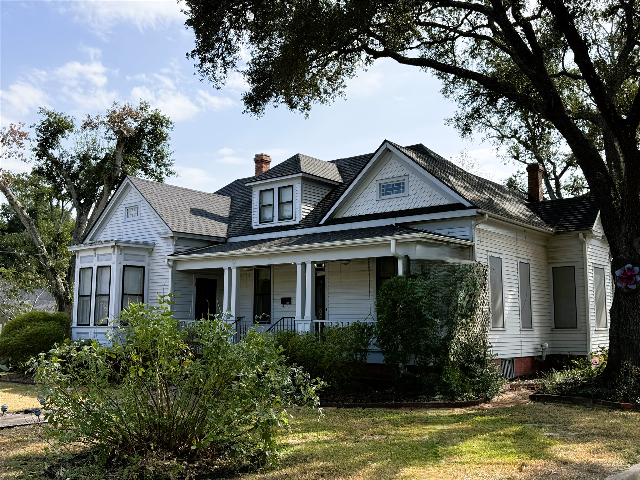 Listing photo 2