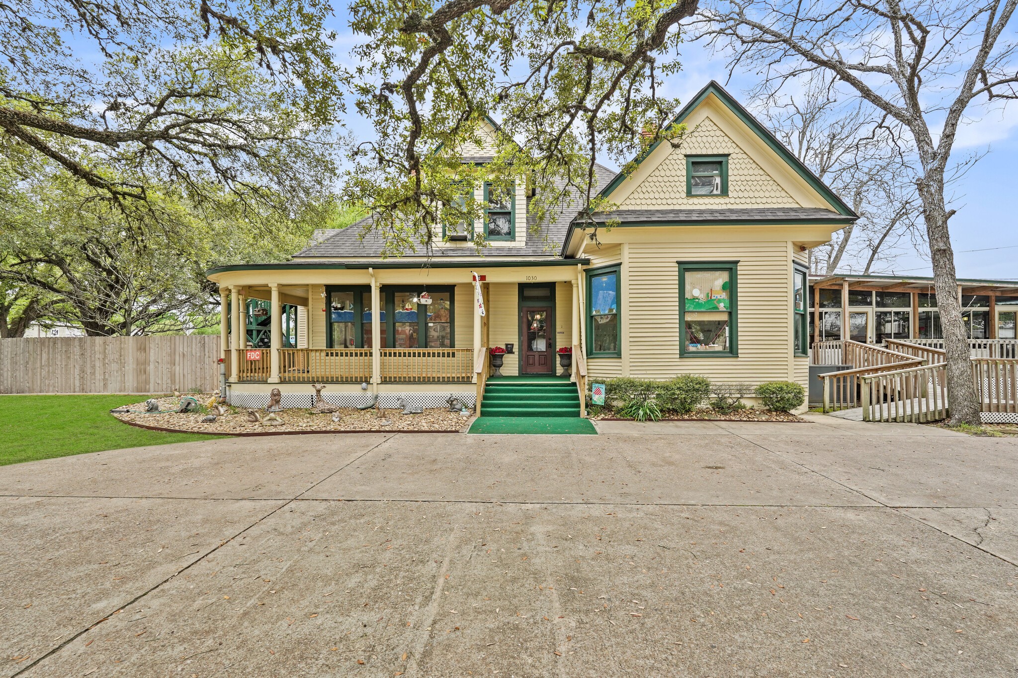 Listing photo 4
