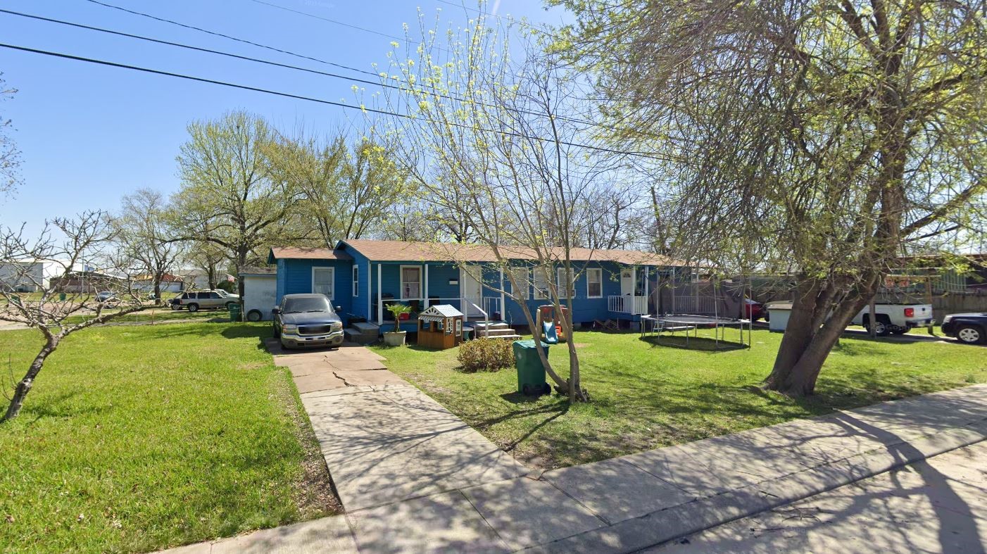 Listing photo 3