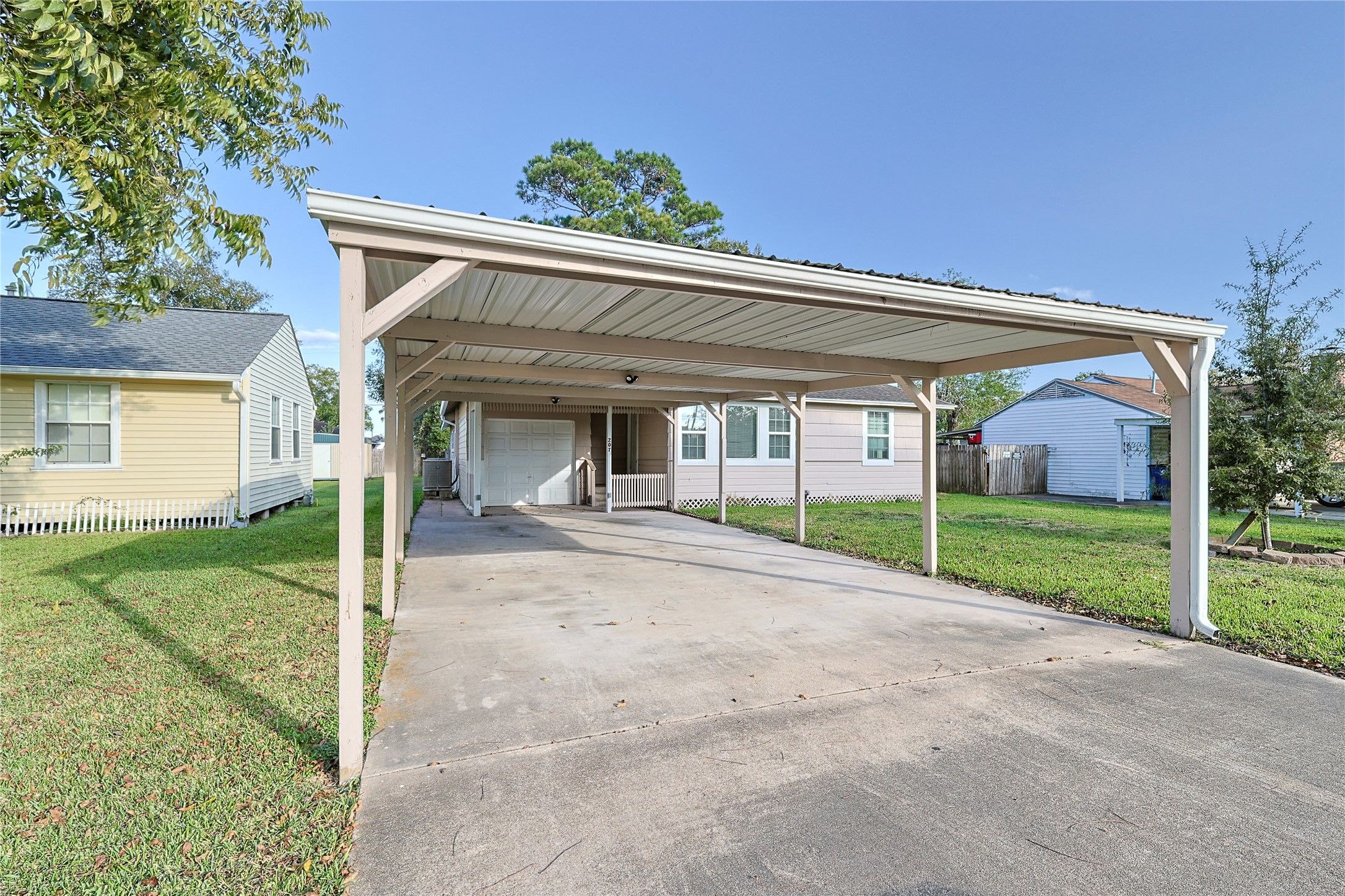 Listing photo 1