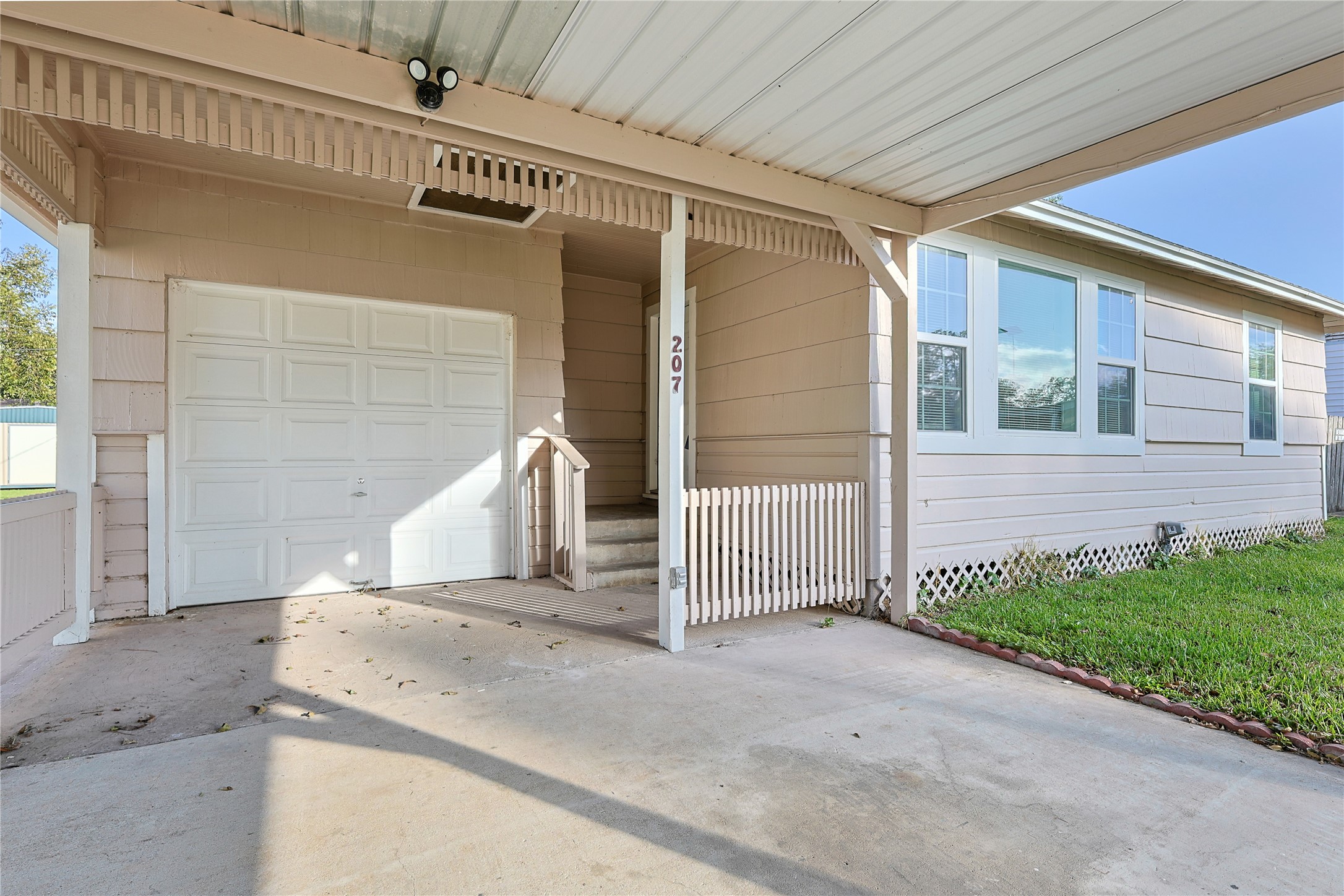 Listing photo 1