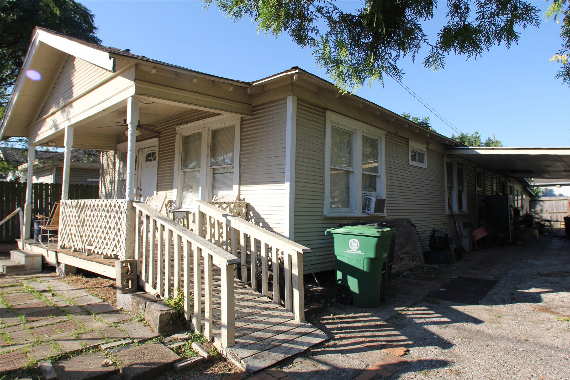 Listing photo 4