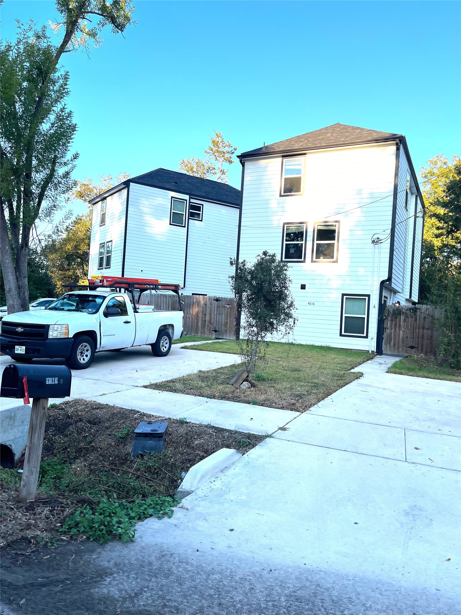 Listing photo 1