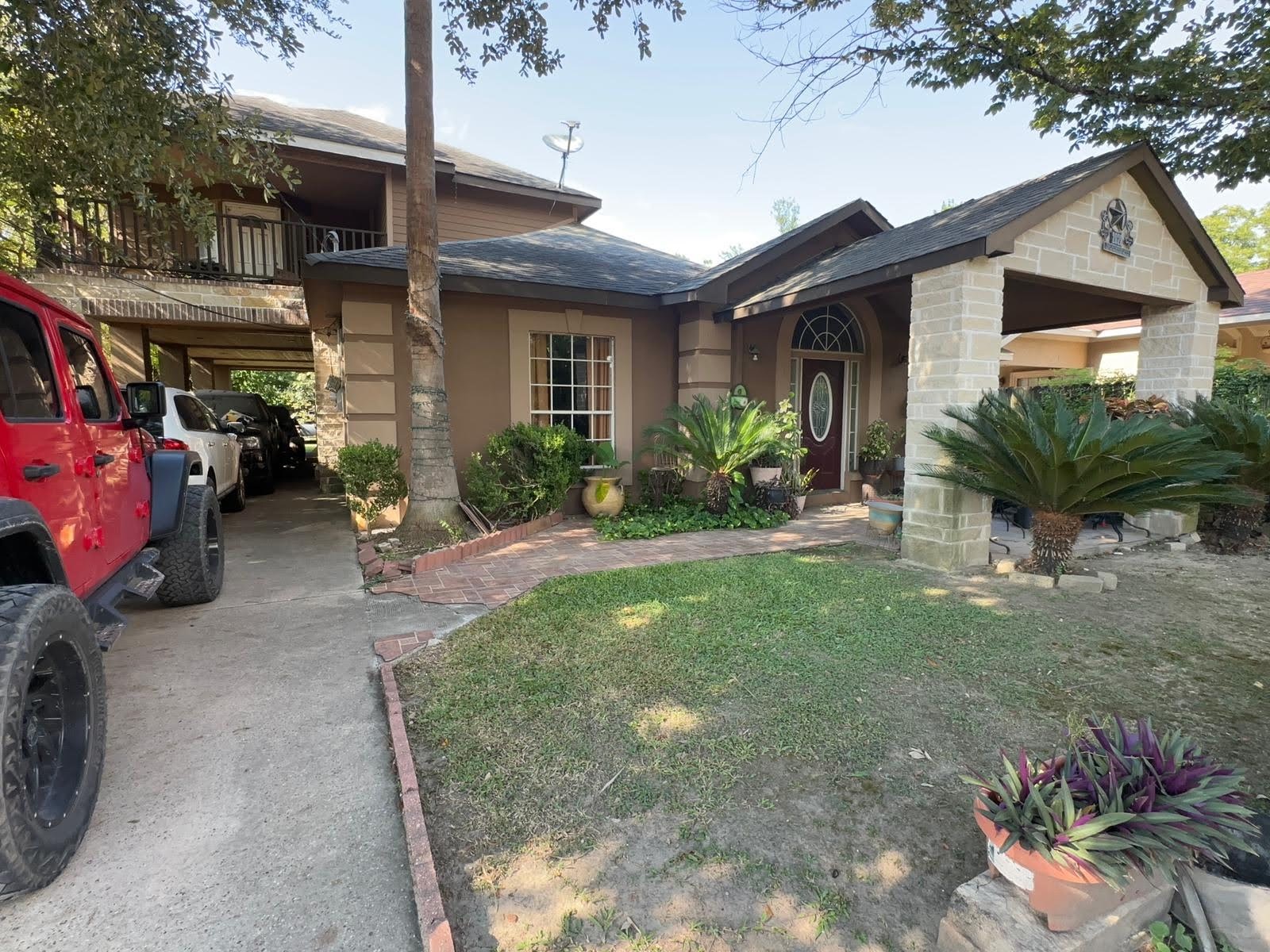 Listing photo 1