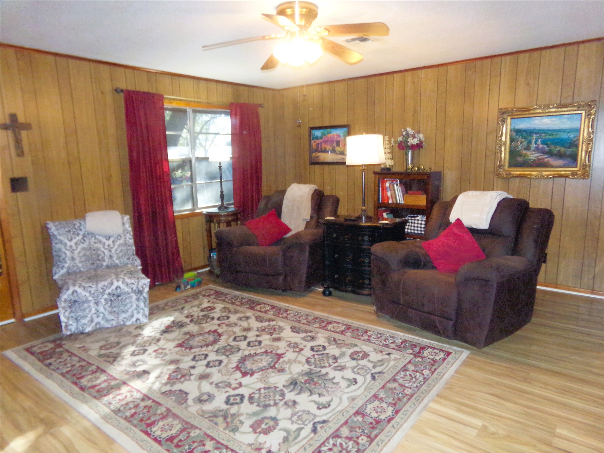 Listing photo 1