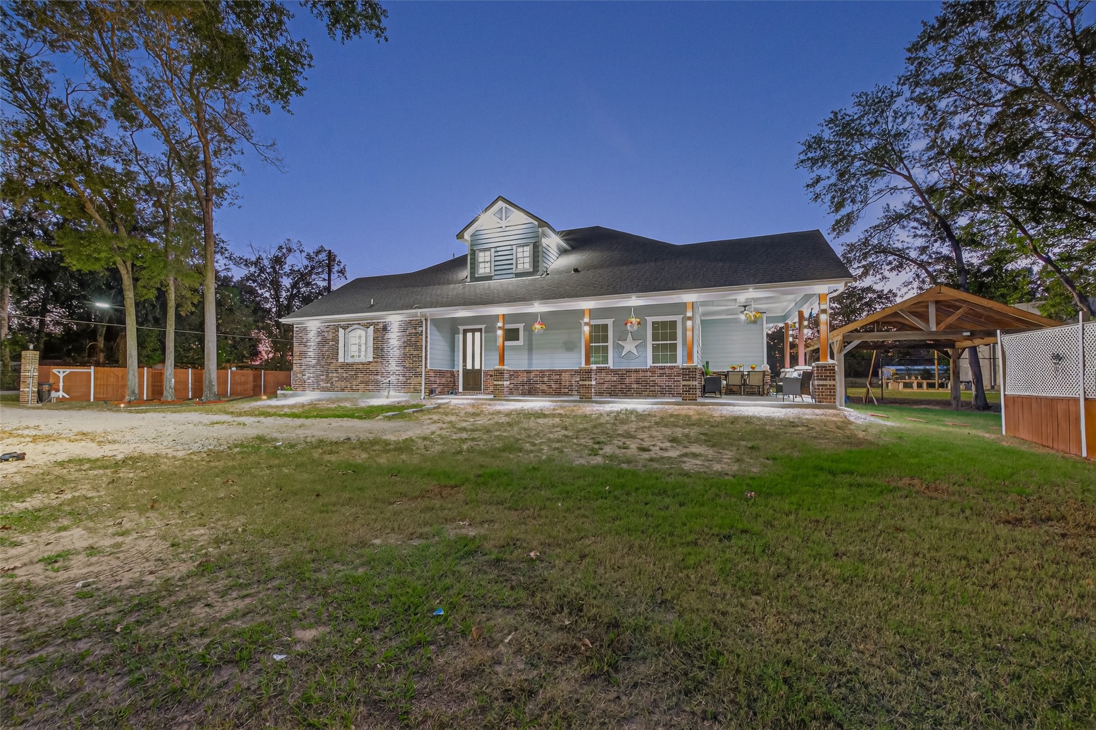 Listing photo 2