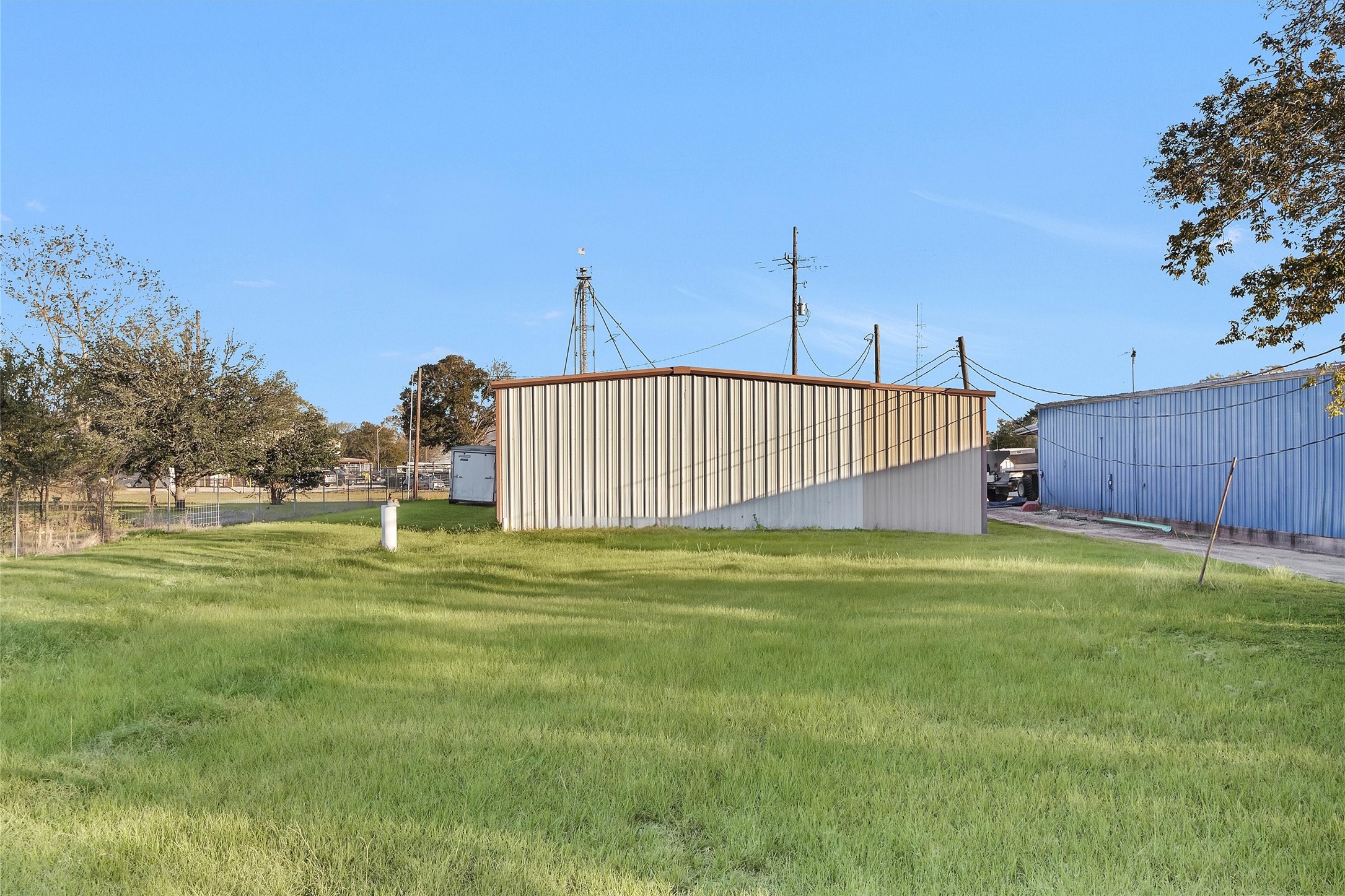 Listing photo 5