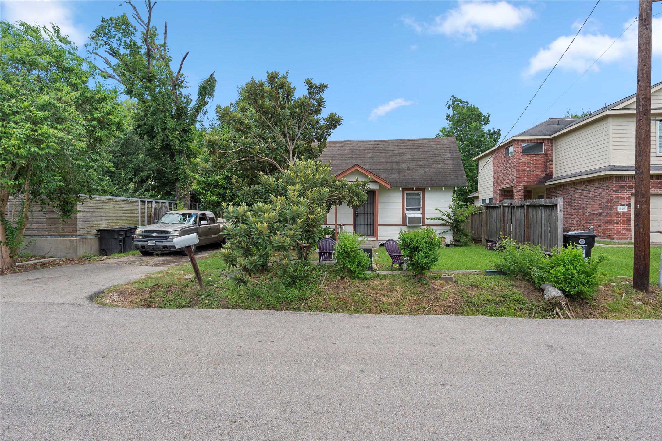 Listing photo 3