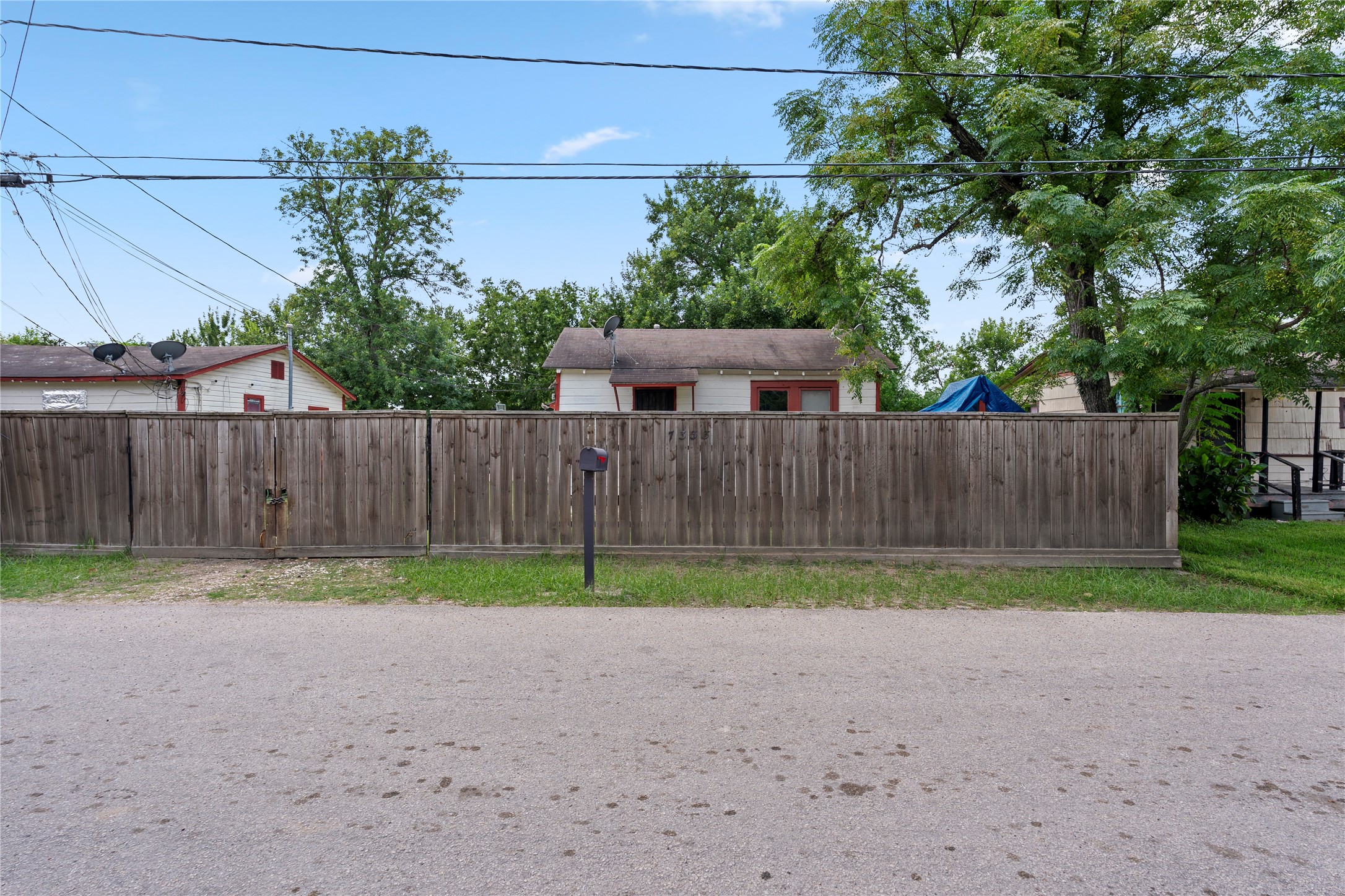 Listing photo 5